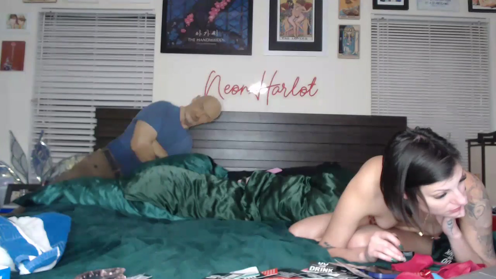 Gallery image thumbnail from AlaskaJaneXO's myfreecams stream on, 12/21/2024, 09:56 image 5 of 20
