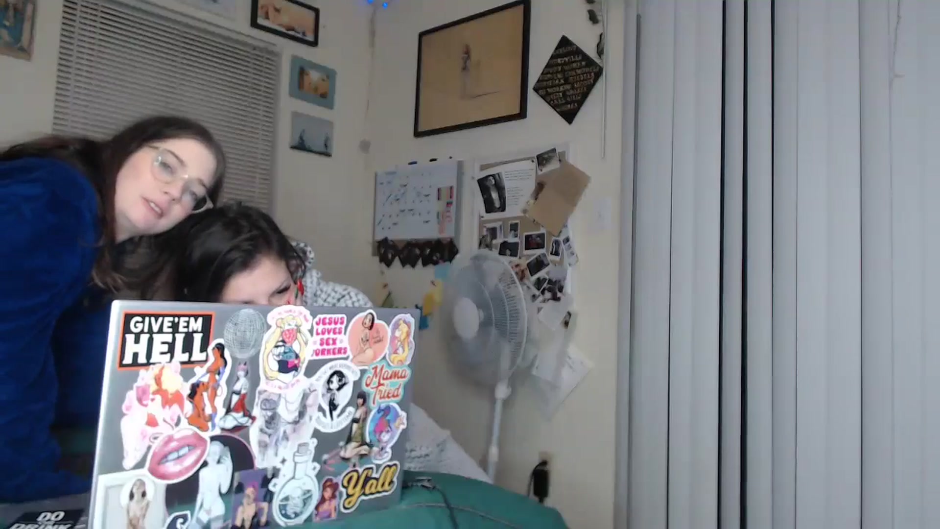 Gallery image thumbnail from AlaskaJaneXO's myfreecams stream on, 12/21/2024, 09:56 image 19 of 20