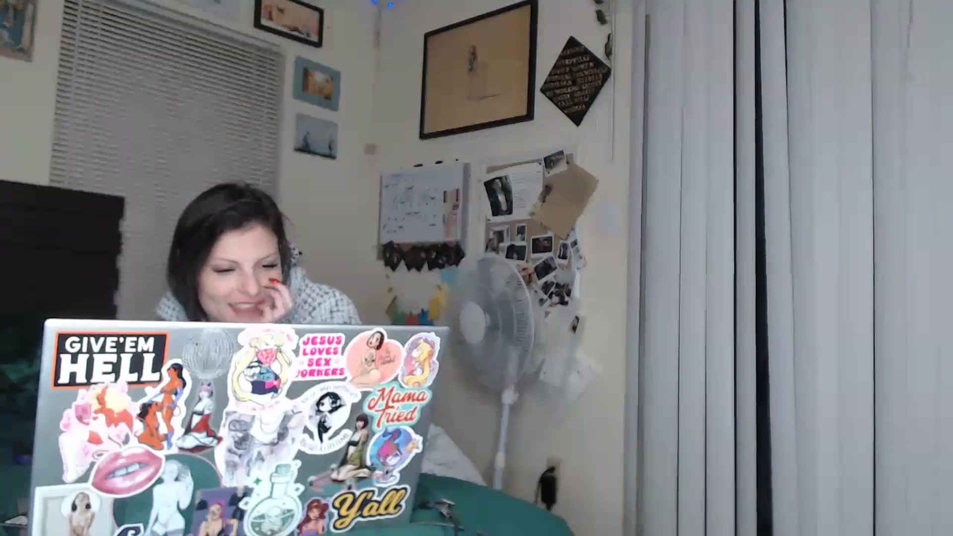 Gallery image thumbnail from AlaskaJaneXO's myfreecams stream on, 12/21/2024, 09:56 image 17 of 20