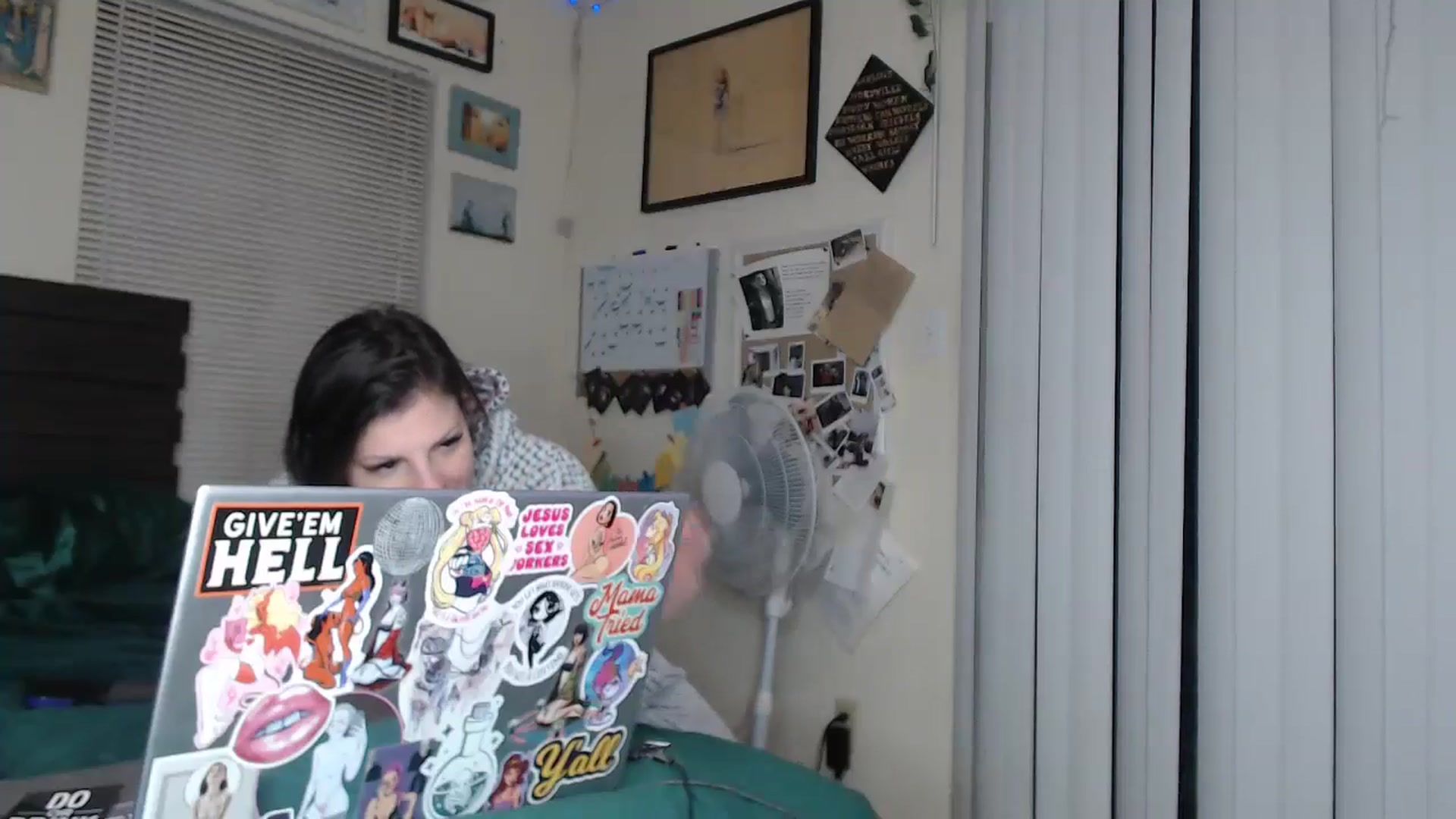 Gallery image thumbnail from AlaskaJaneXO's myfreecams stream on, 12/21/2024, 09:56 image 18 of 20