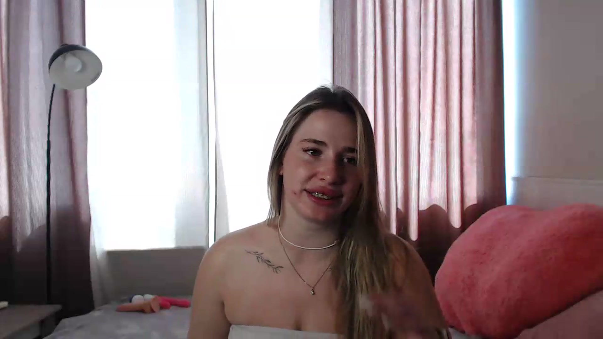 Gallery image thumbnail from Alaya_Wink's myfreecams stream on, 08/15/2026, 09:54 image 5 of 20