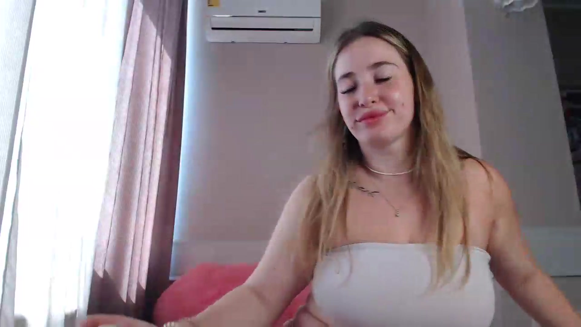 Gallery image thumbnail from Alaya_Wink's myfreecams stream on, 08/15/2026, 09:54 image 7 of 20