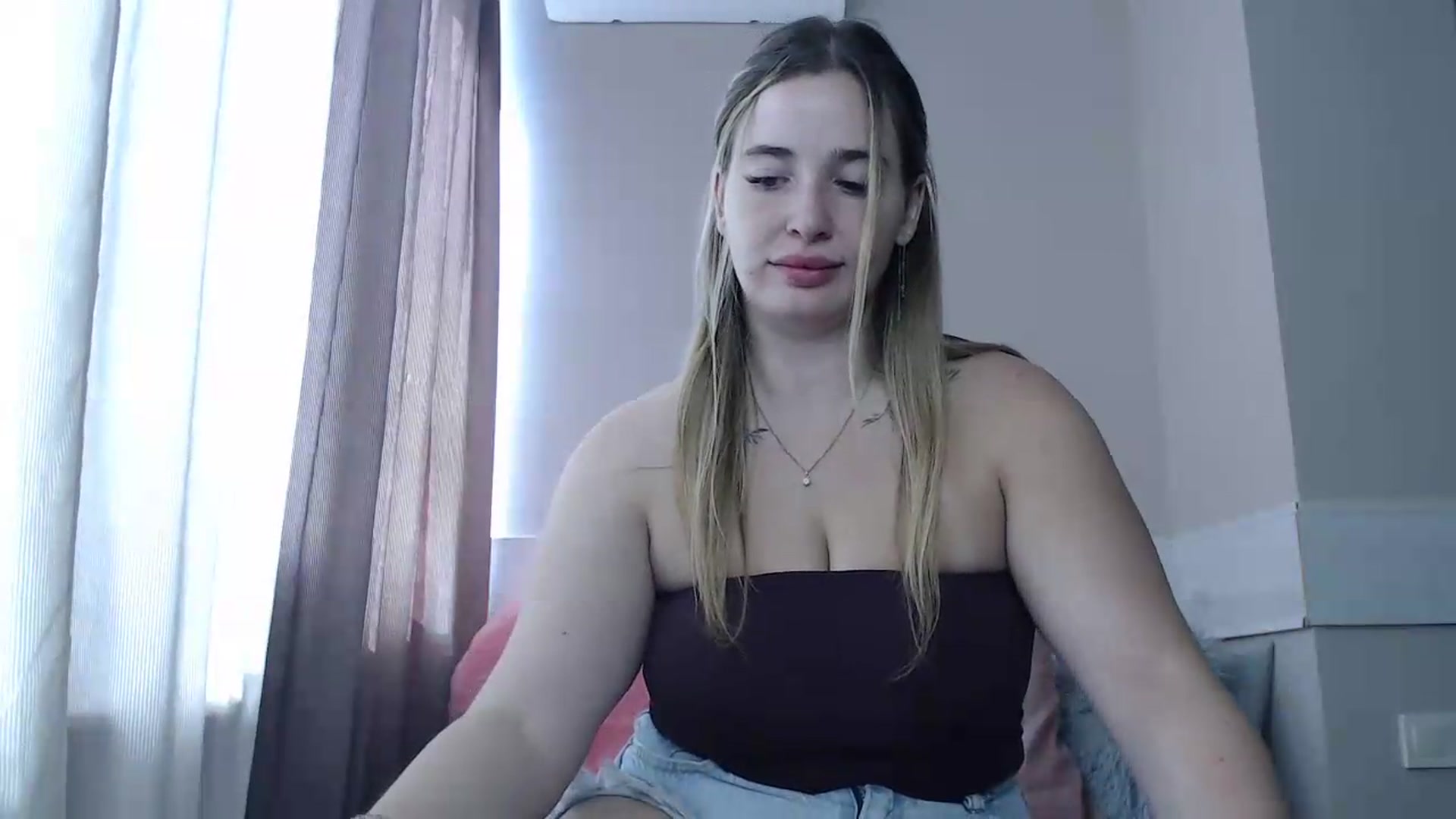 Gallery image thumbnail from Alaya_Wink's myfreecams stream on, 08/16/2026, 08:31 image 4 of 20
