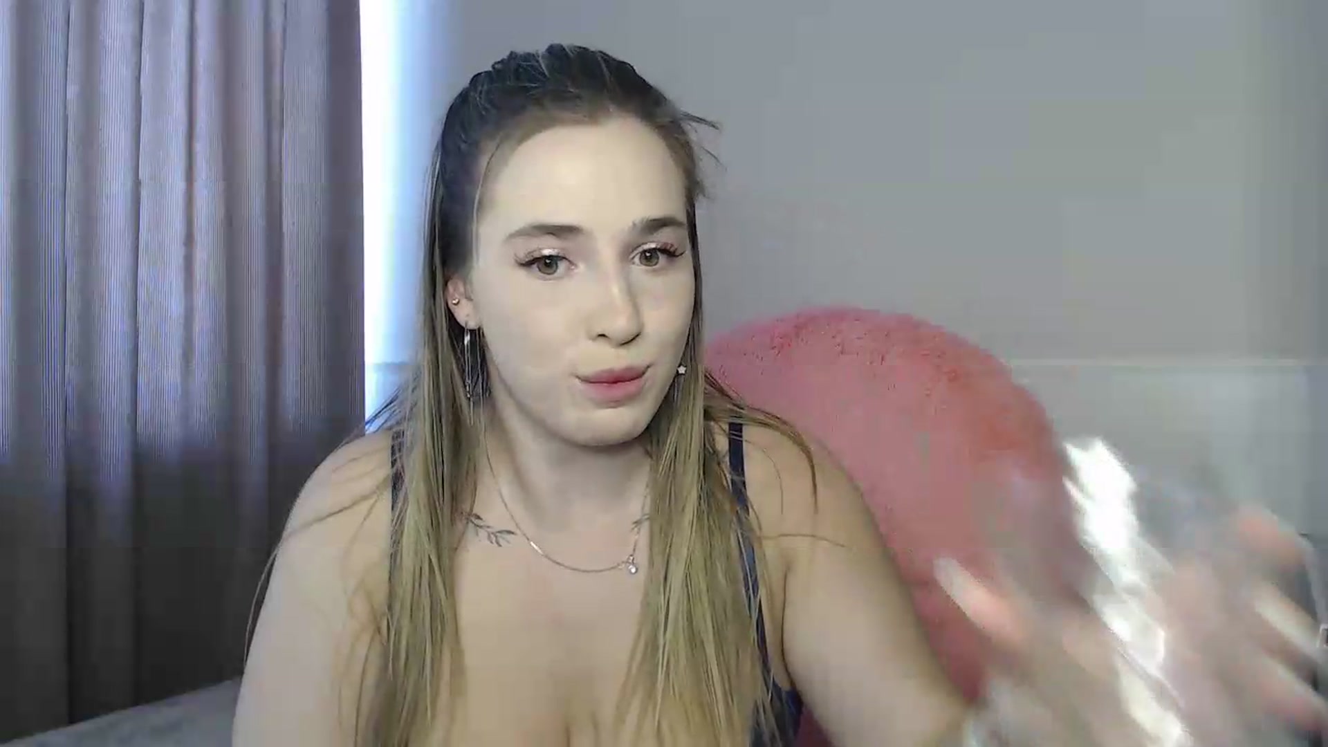 Gallery image thumbnail from Alaya_Wink's myfreecams stream on, 08/17/2026, 12:23 image 15 of 20