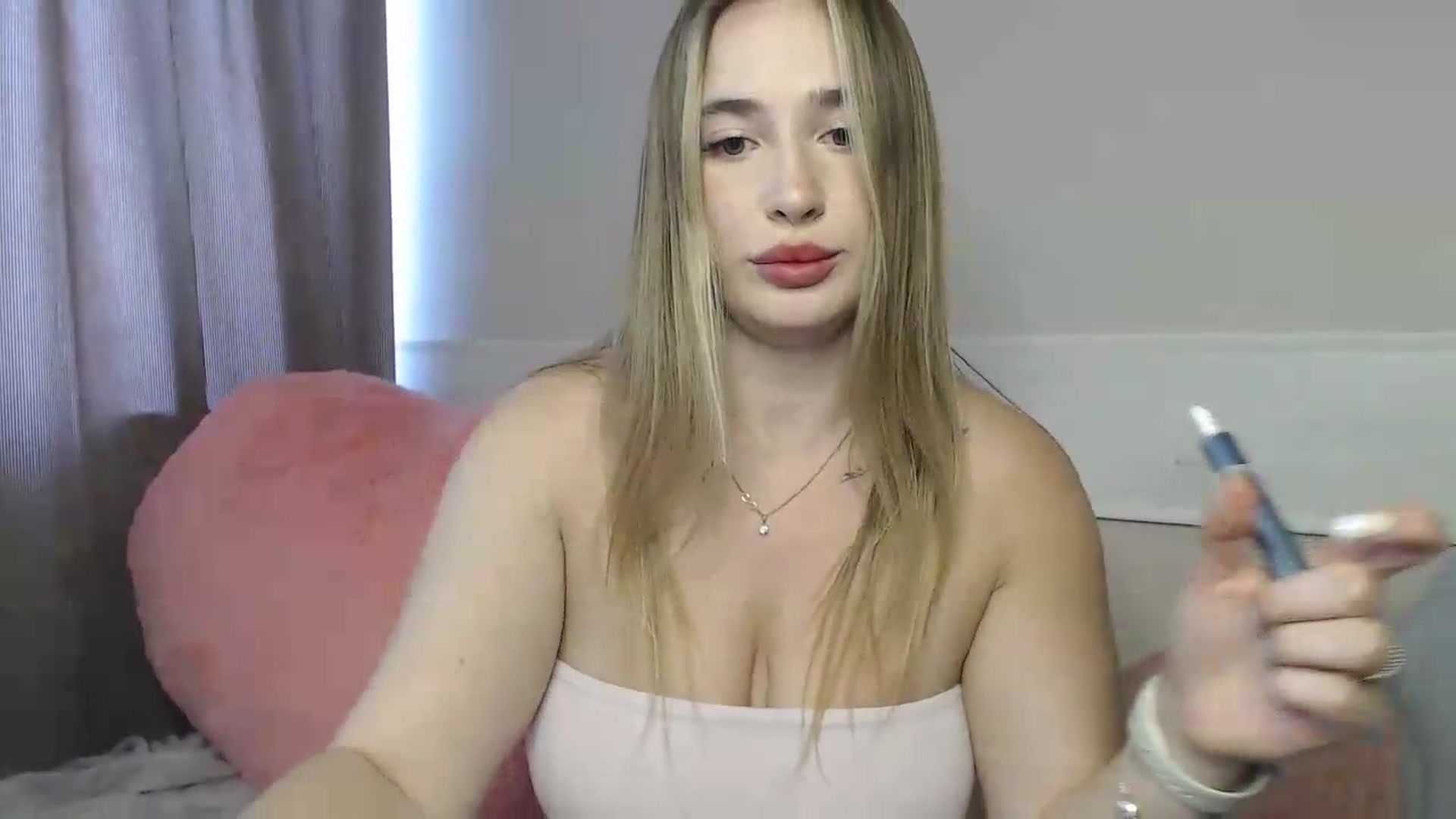 Gallery image thumbnail from Alaya_Wink's myfreecams stream on, 08/18/2026, 12:26 image 9 of 20