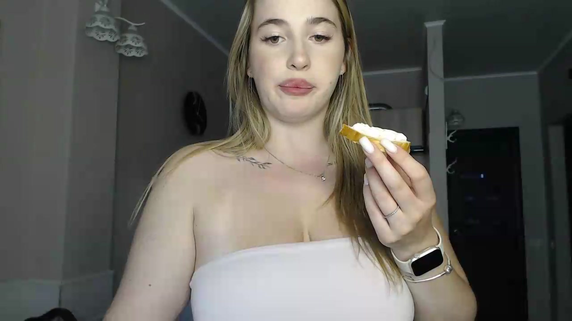Gallery image thumbnail from Alaya_Wink's myfreecams stream on, 08/18/2026, 13:42 image 9 of 20