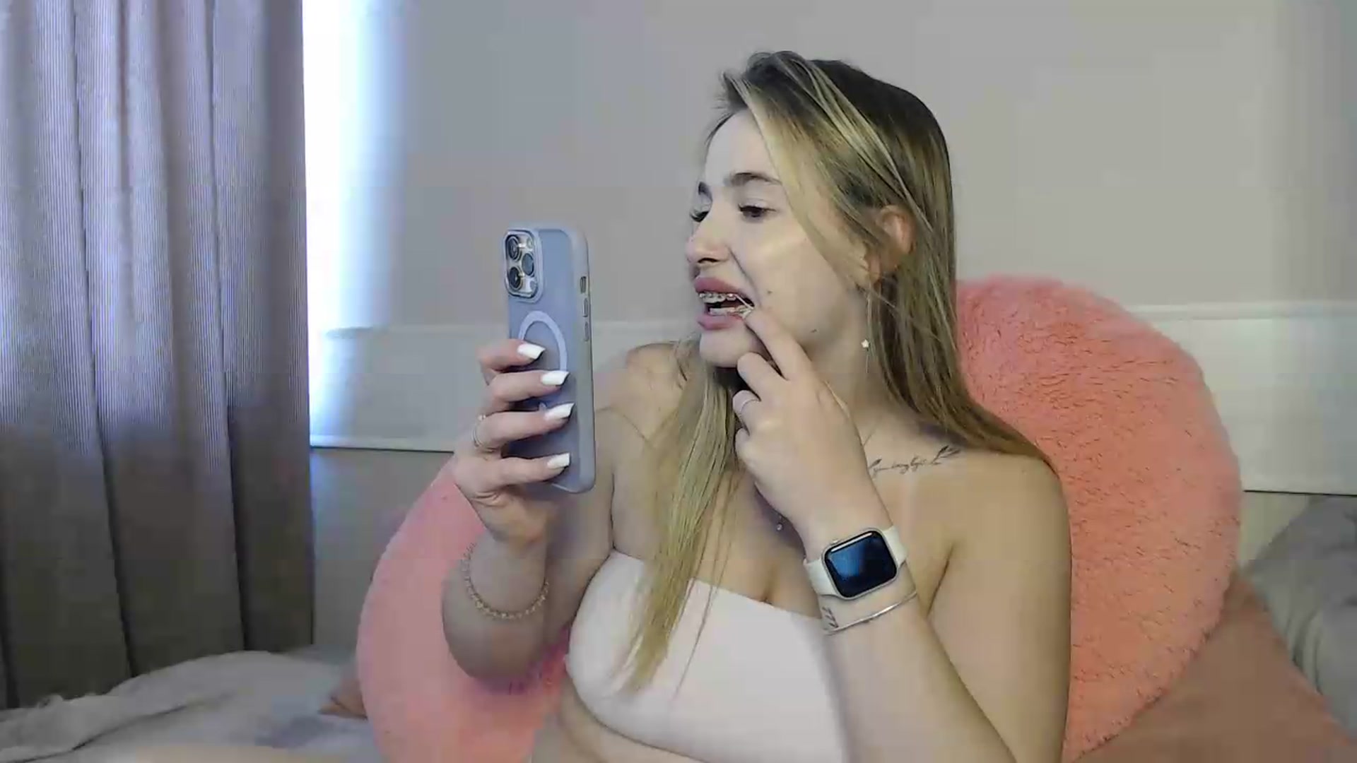 Gallery image thumbnail from Alaya_Wink's myfreecams stream on, 08/18/2026, 14:29 image 15 of 20