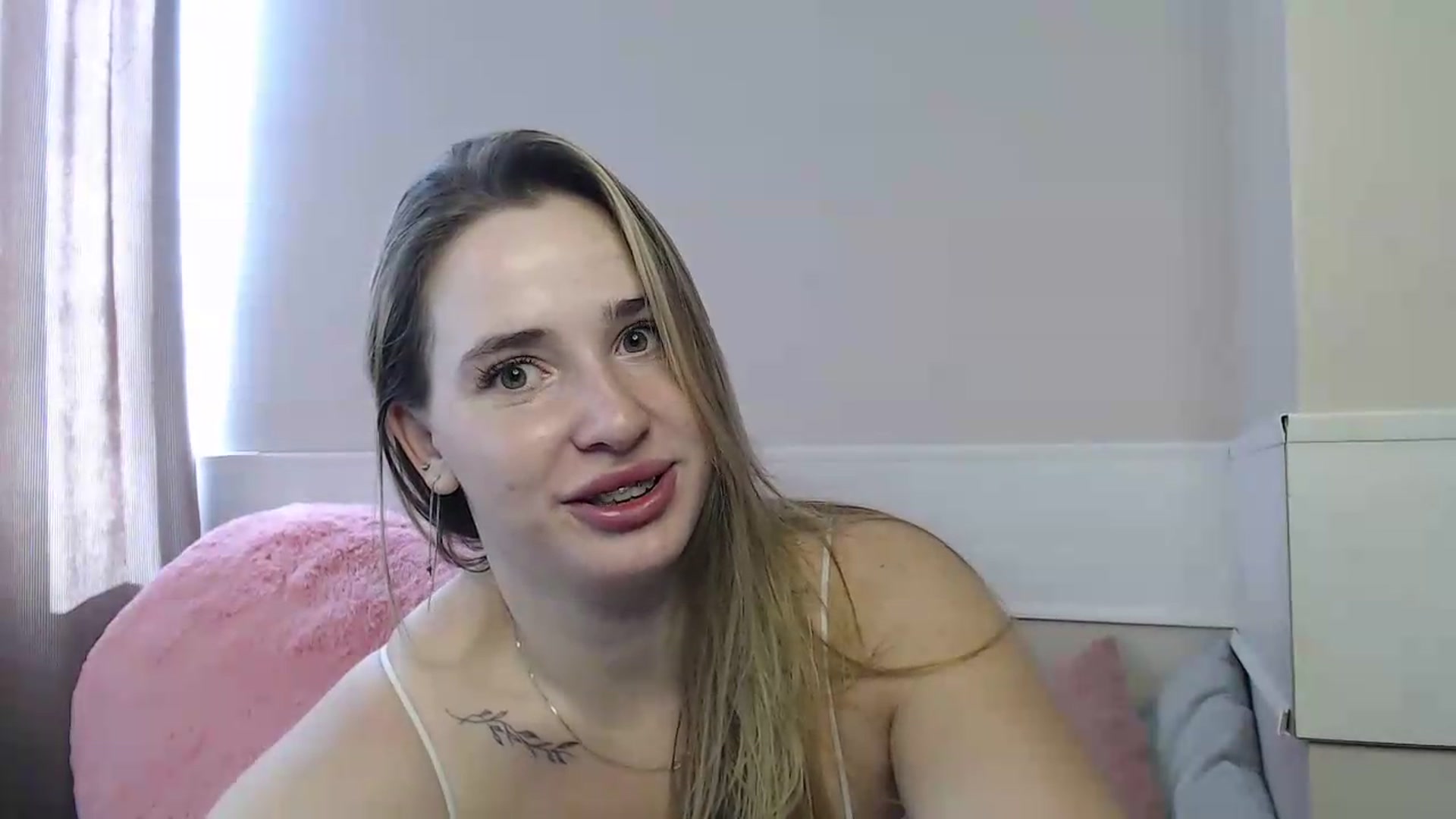 Gallery image thumbnail from Alaya_Wink's myfreecams stream on, 08/21/2026, 08:23 image 10 of 20