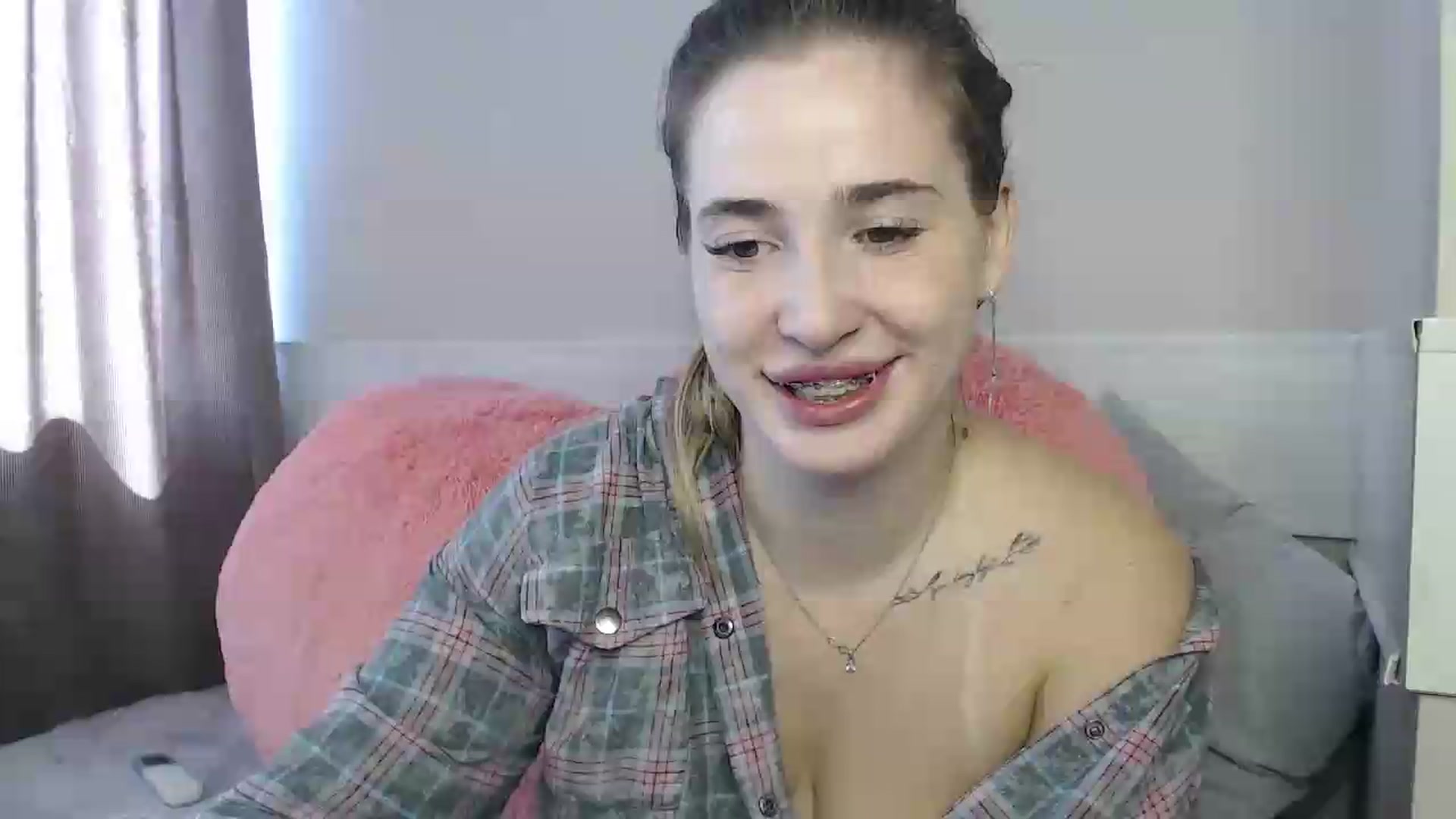 Gallery image thumbnail from Alaya_Wink's myfreecams stream on, 08/21/2026, 10:00 image 15 of 20