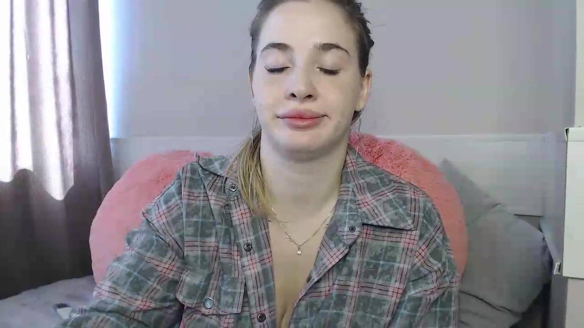 Gallery image thumbnail from Alaya_Wink's myfreecams stream on, 08/21/2026, 10:00 image 7 of 20