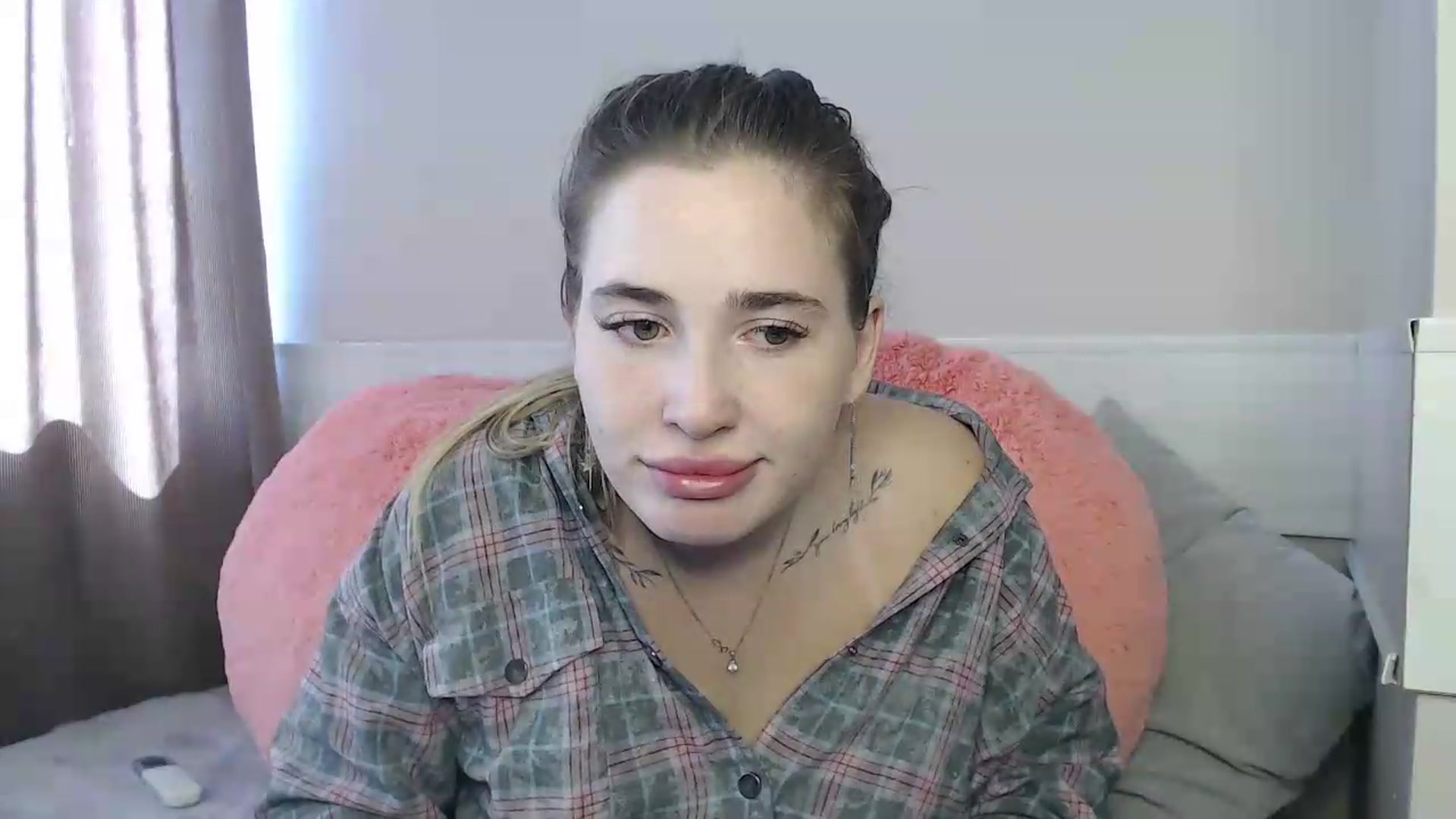 Gallery image thumbnail from Alaya_Wink's myfreecams stream on, 08/21/2026, 10:00 image 9 of 20