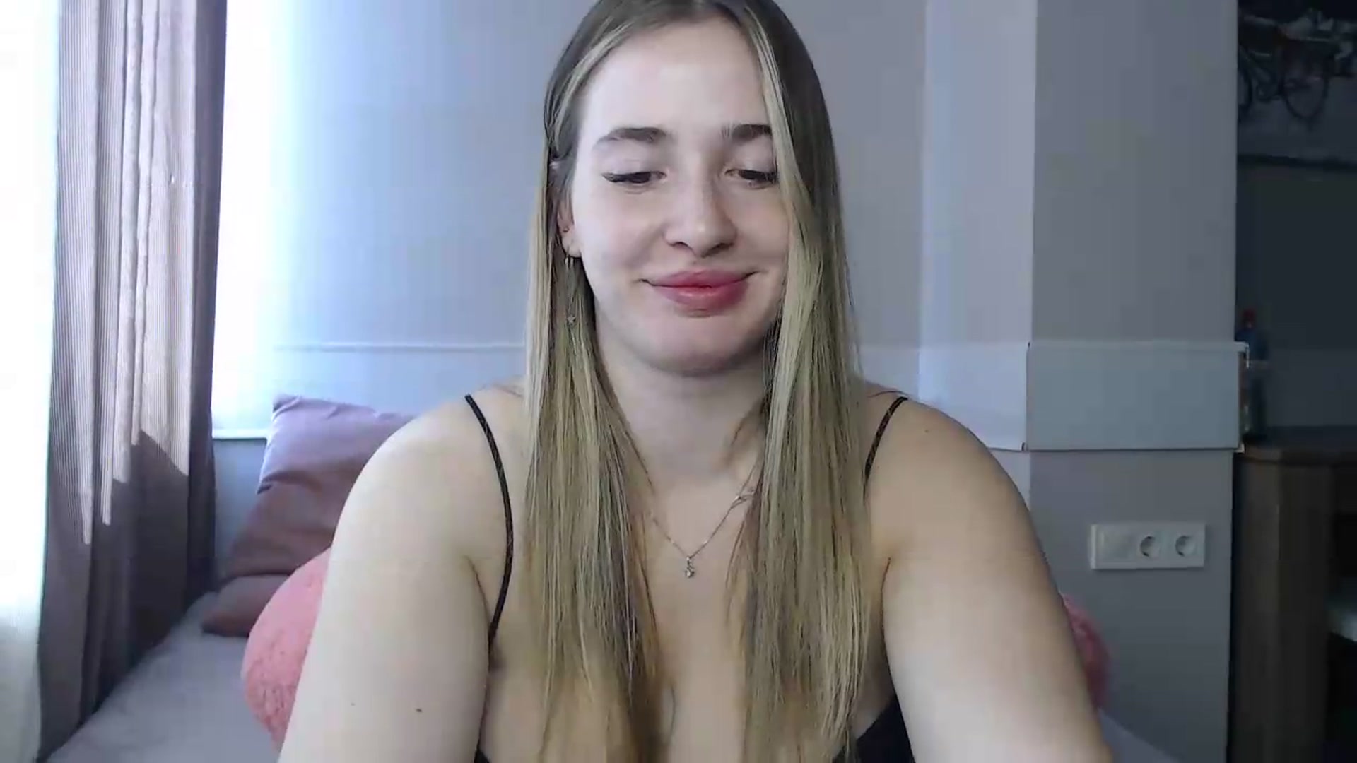 Gallery image thumbnail from Alaya_Wink's myfreecams stream on, 08/25/2026, 10:10 image 15 of 20