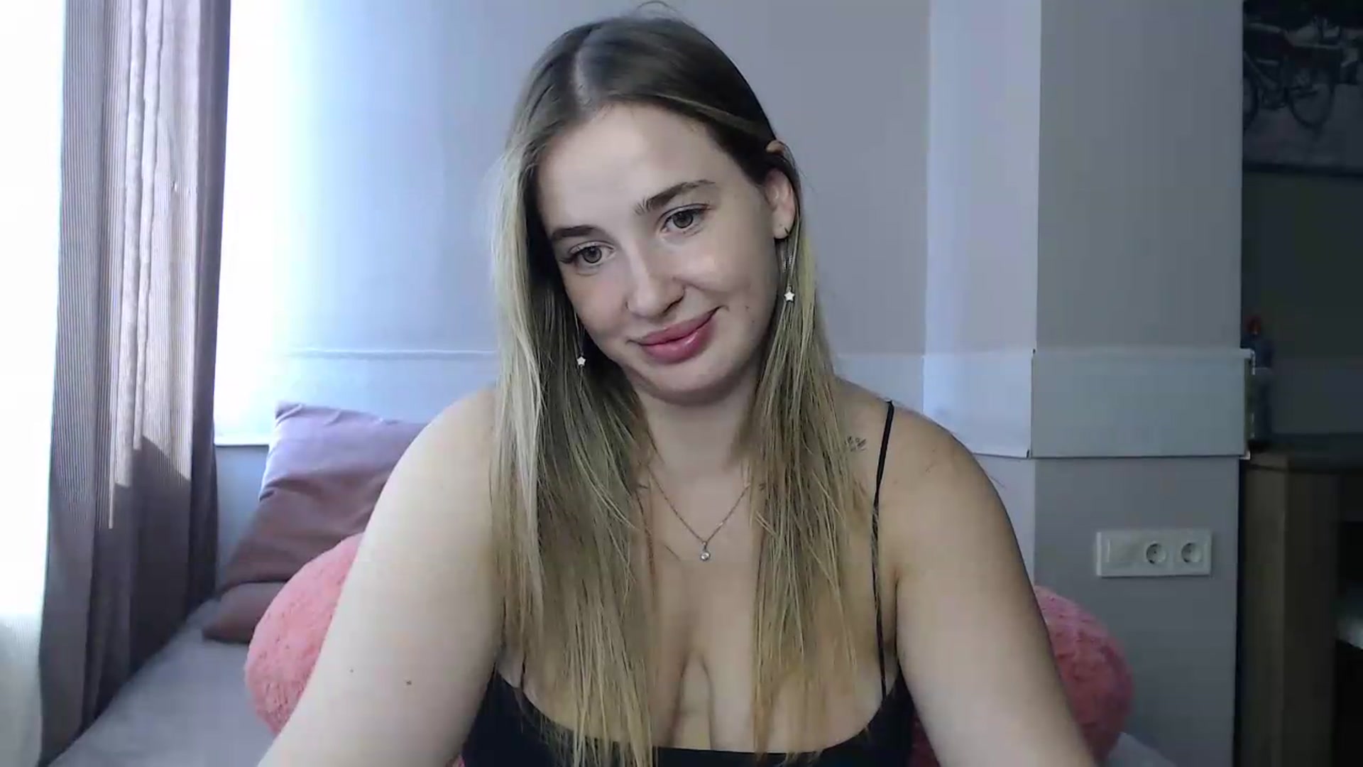 Gallery image thumbnail from Alaya_Wink's myfreecams stream on, 08/25/2026, 10:10 image 5 of 20