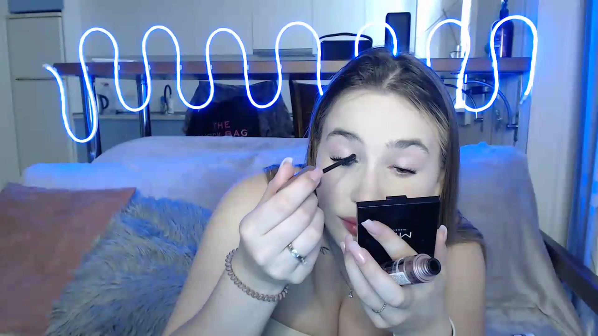 Gallery image thumbnail from Alaya_Wink's myfreecams stream on, 09/04/2026, 11:35 image 15 of 20