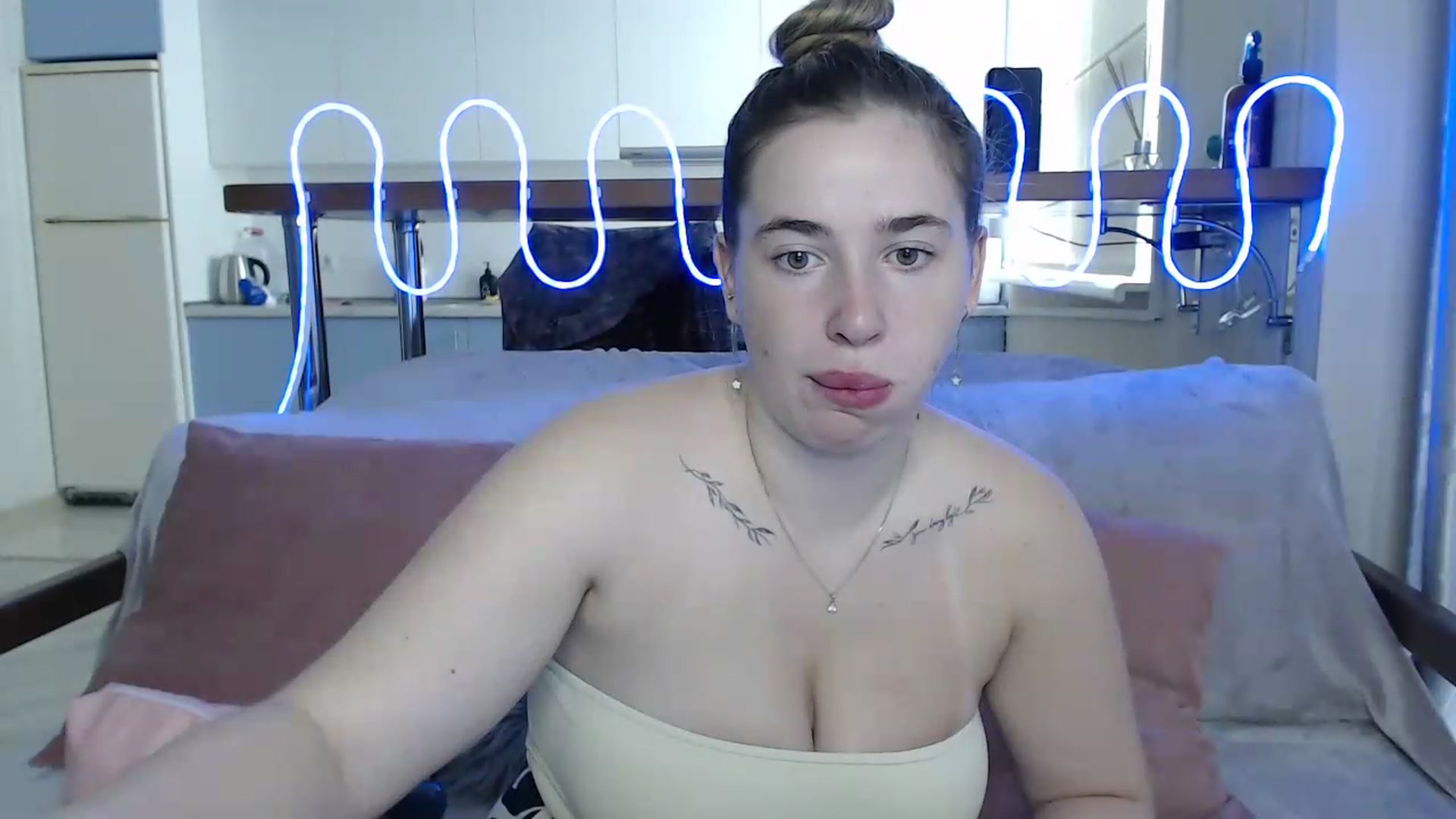 Gallery image thumbnail from Alaya_Wink's myfreecams stream on, 09/05/2026, 08:30 image 9 of 20