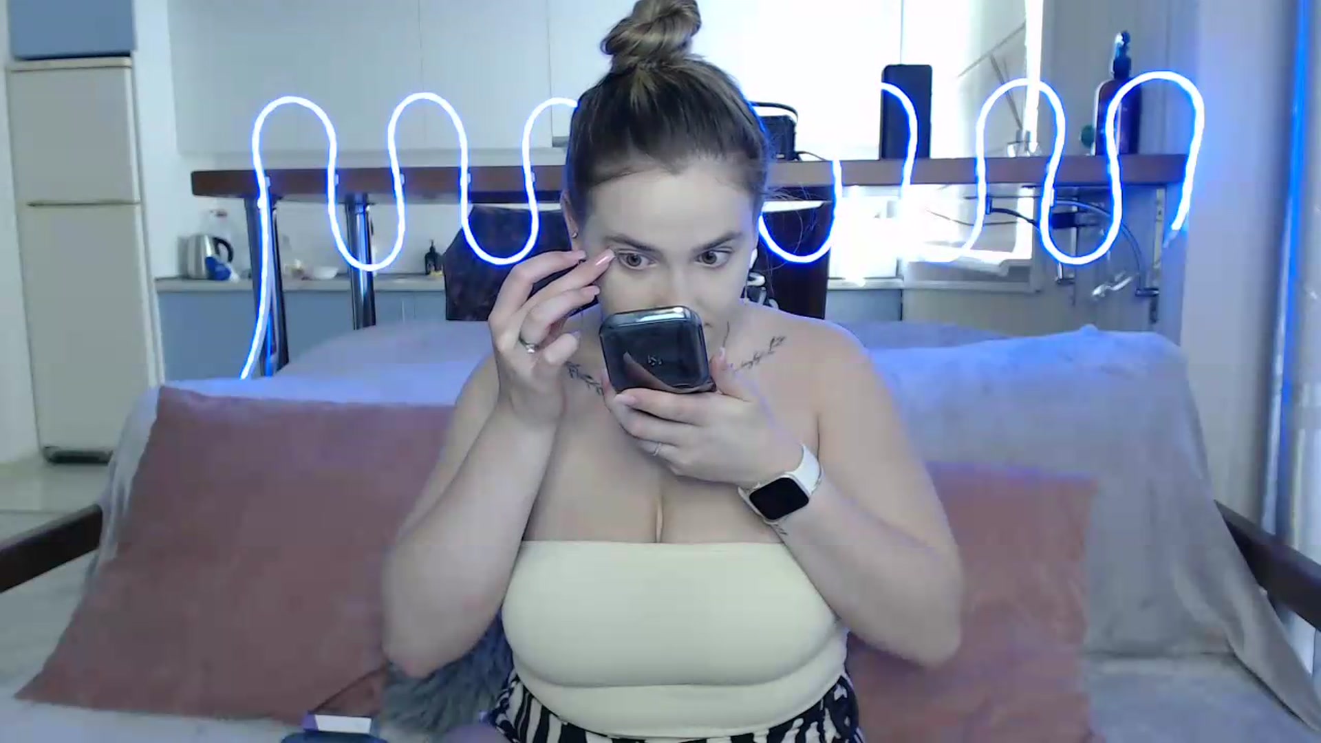 Gallery image thumbnail from Alaya_Wink's myfreecams stream on, 09/05/2026, 09:28 image 7 of 20