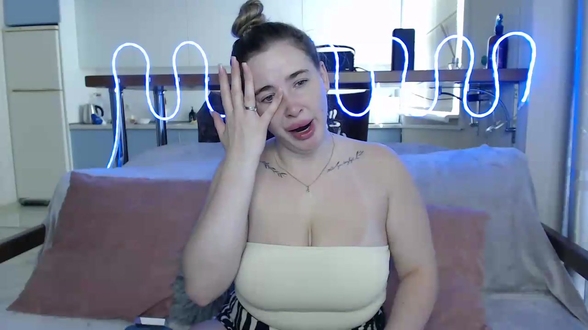 Gallery image thumbnail from Alaya_Wink's myfreecams stream on, 09/05/2026, 09:28 image 3 of 20
