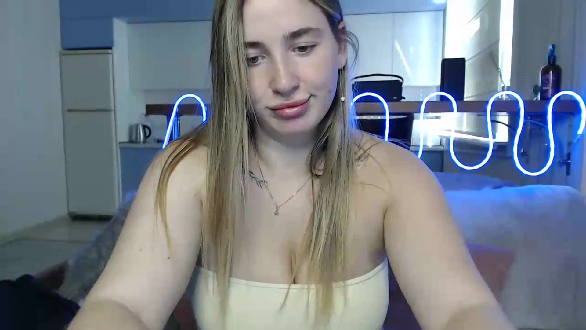 Gallery image thumbnail from Alaya_Wink's myfreecams stream on, 09/07/2026, 10:48 image 2 of 20