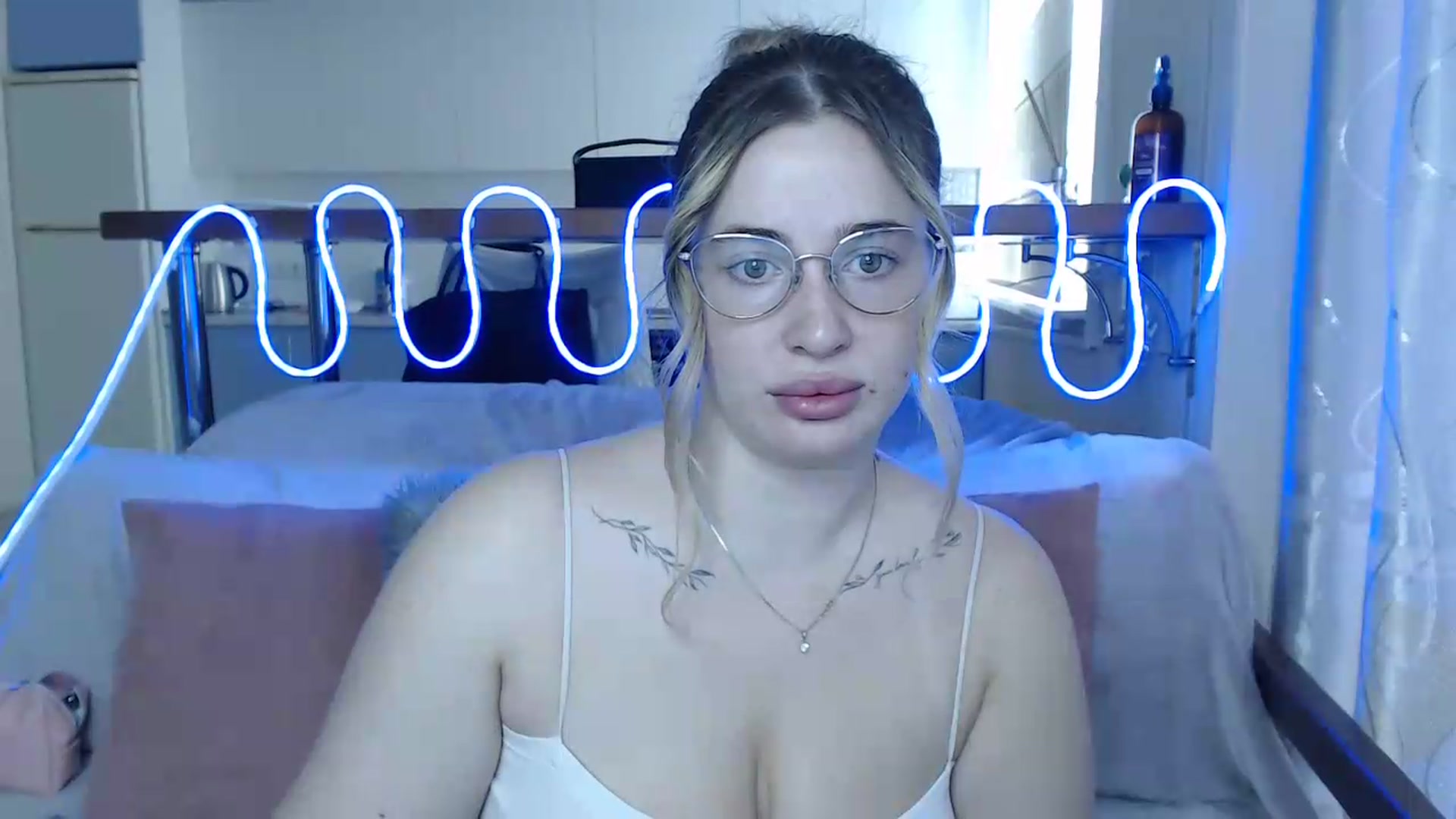 Gallery image thumbnail from Alaya_Wink's myfreecams stream on, 09/09/2026, 09:33 image 7 of 20