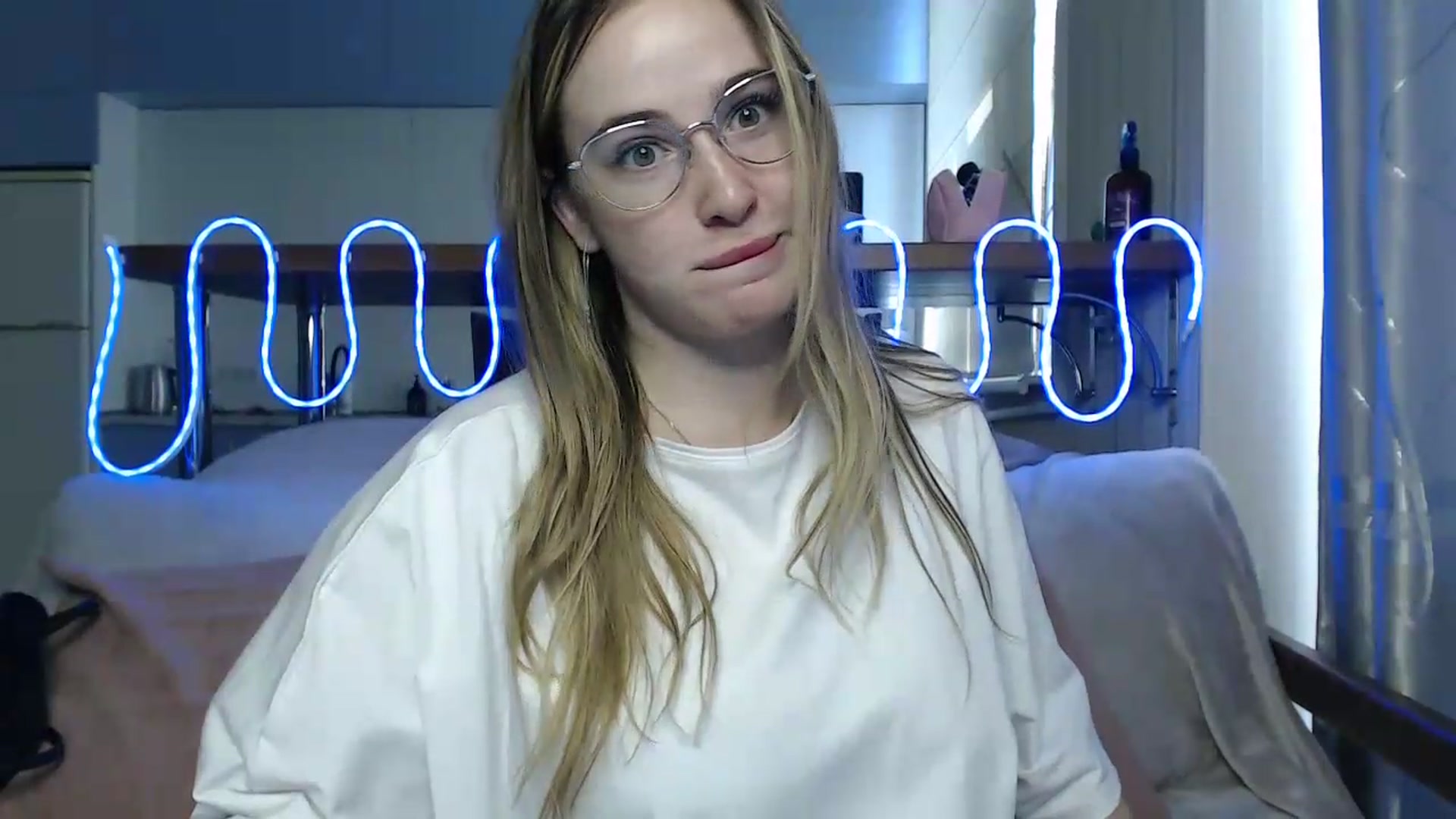 Gallery image thumbnail from Alaya_Wink's myfreecams stream on, 09/12/2026, 10:12 image 13 of 20