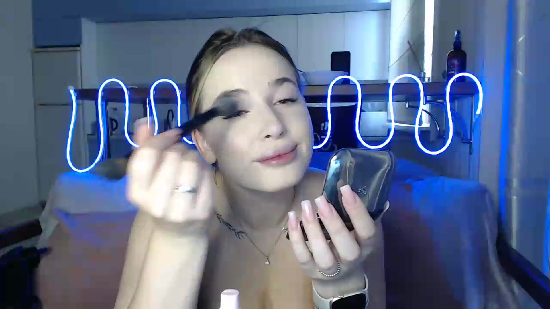 Gallery image thumbnail from Alaya_Wink's myfreecams stream on, 09/12/2026, 11:42 image 19 of 20