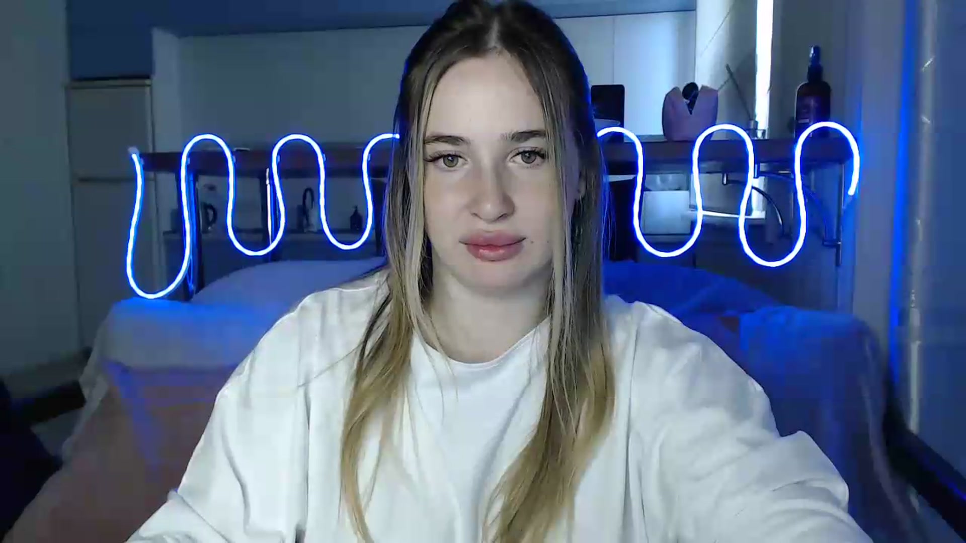 Gallery image thumbnail from Alaya_Wink's myfreecams stream on, 09/12/2026, 11:42 image 3 of 20
