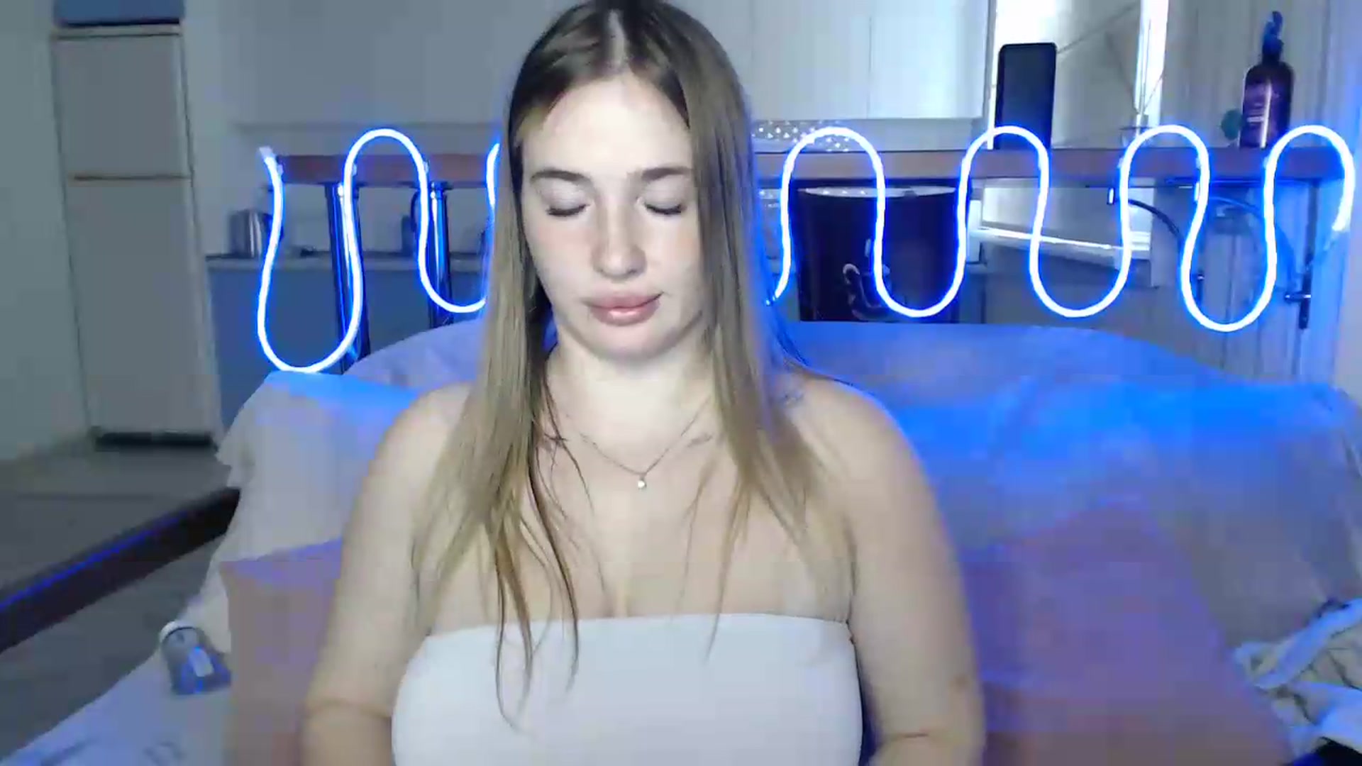 Gallery image thumbnail from Alaya_Wink's myfreecams stream on, 09/14/2026, 11:44 image 17 of 20