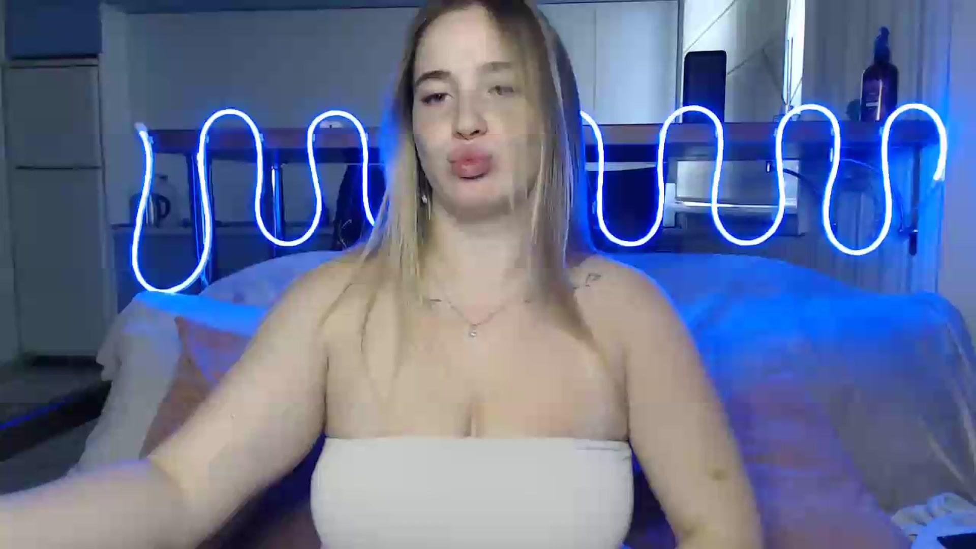 Gallery image thumbnail from Alaya_Wink's myfreecams stream on, 09/14/2026, 12:56 image 1 of 20