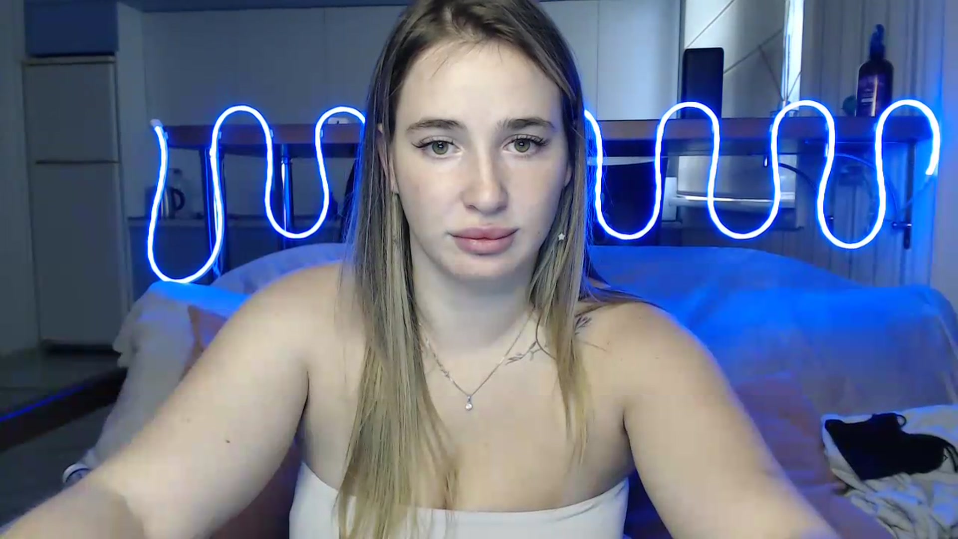 Gallery image thumbnail from Alaya_Wink's myfreecams stream on, 09/14/2026, 12:56 image 17 of 20