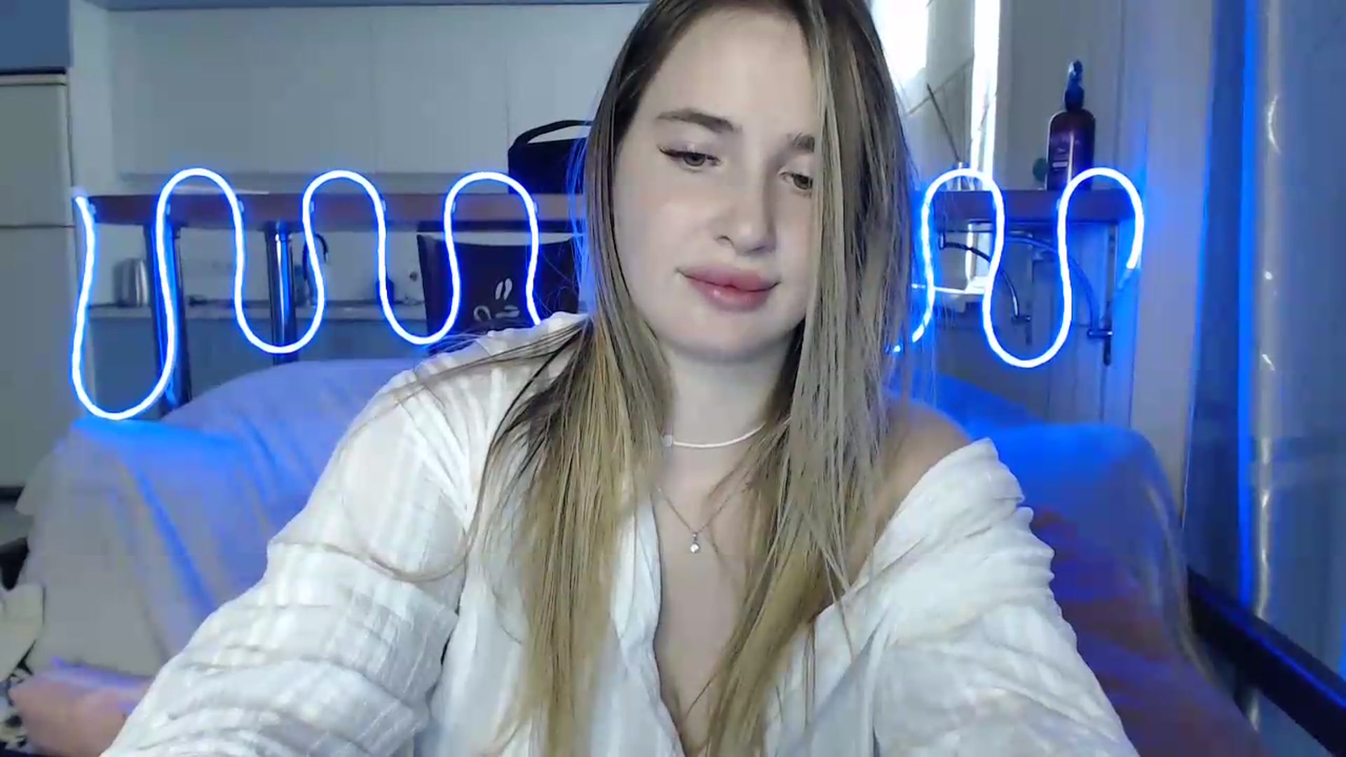 Gallery image thumbnail from Alaya_Wink's myfreecams stream on, 09/17/2026, 14:35 image 15 of 20