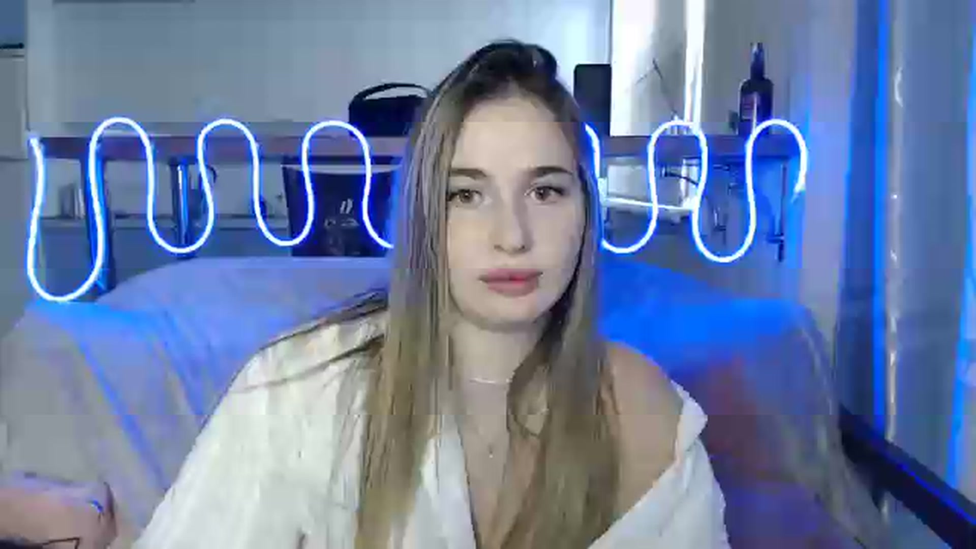 Gallery image thumbnail from Alaya_Wink's myfreecams stream on, 09/17/2026, 14:35 image 6 of 20