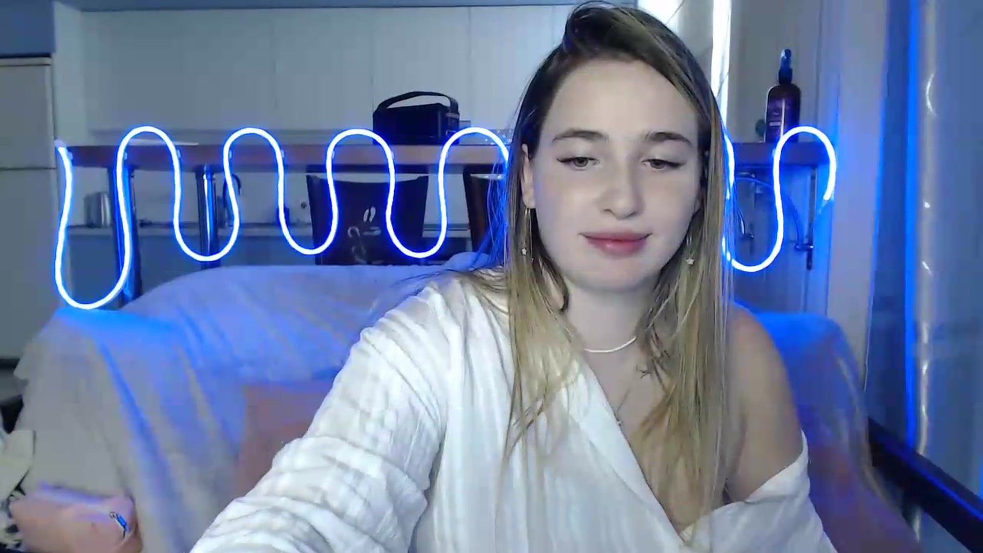 Gallery image thumbnail from Alaya_Wink's myfreecams stream on, 09/17/2026, 14:35 image 12 of 20