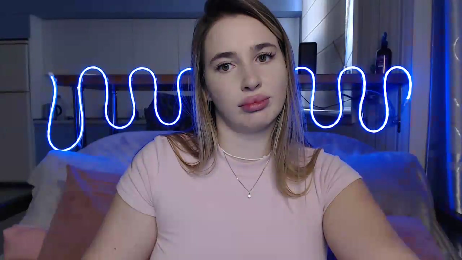 Gallery image thumbnail from Alaya_Wink's myfreecams stream on, 09/18/2026, 14:19 image 17 of 20
