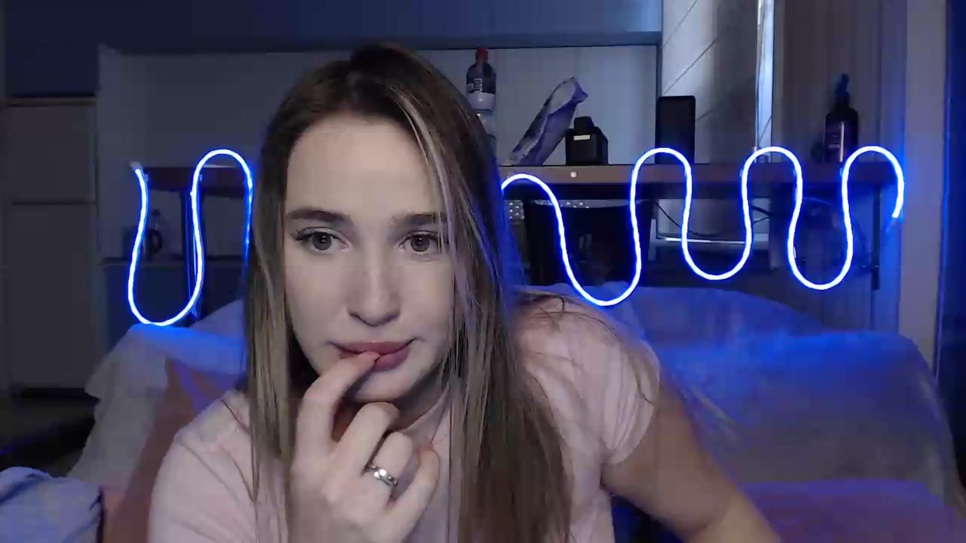 Gallery image thumbnail from Alaya_Wink's myfreecams stream on, 09/18/2026, 15:31 image 5 of 20