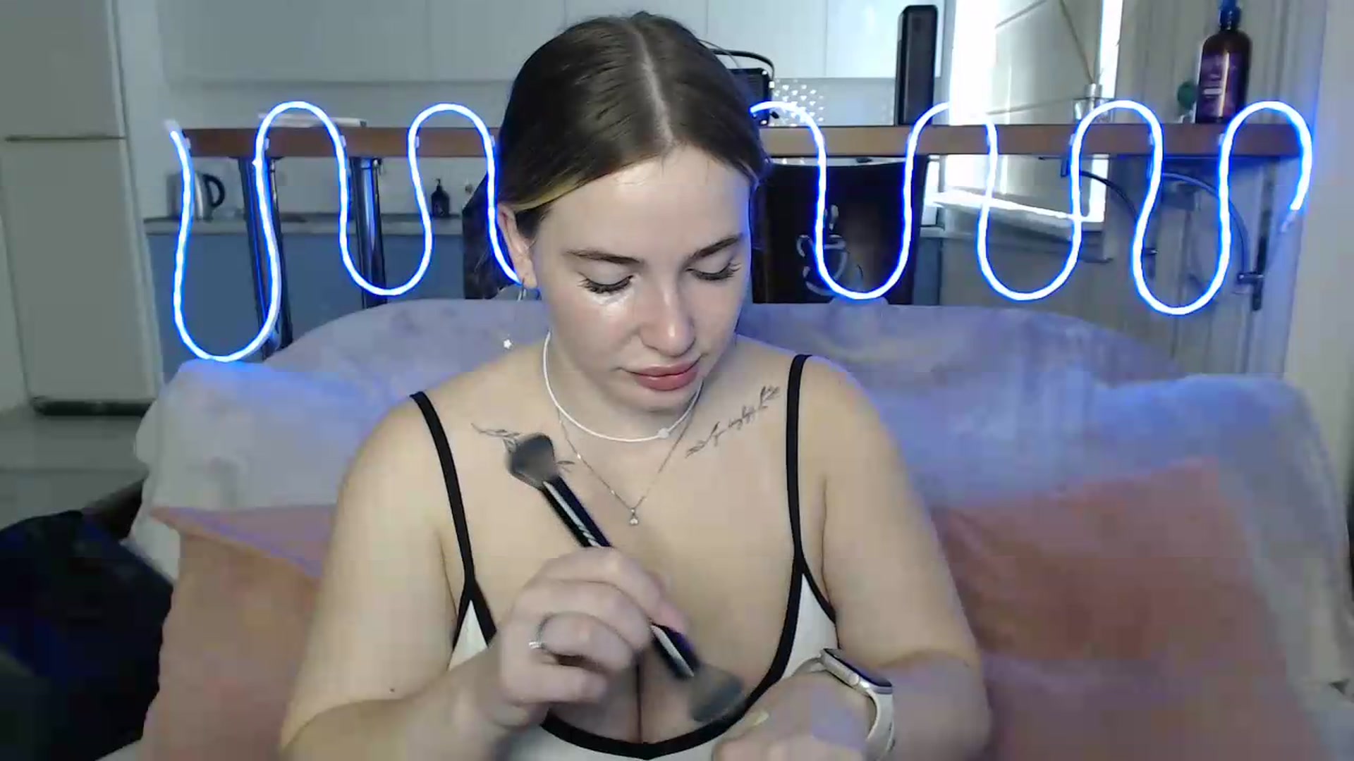 Gallery image thumbnail from Alaya_Wink's myfreecams stream on, 09/19/2026, 09:31 image 12 of 20
