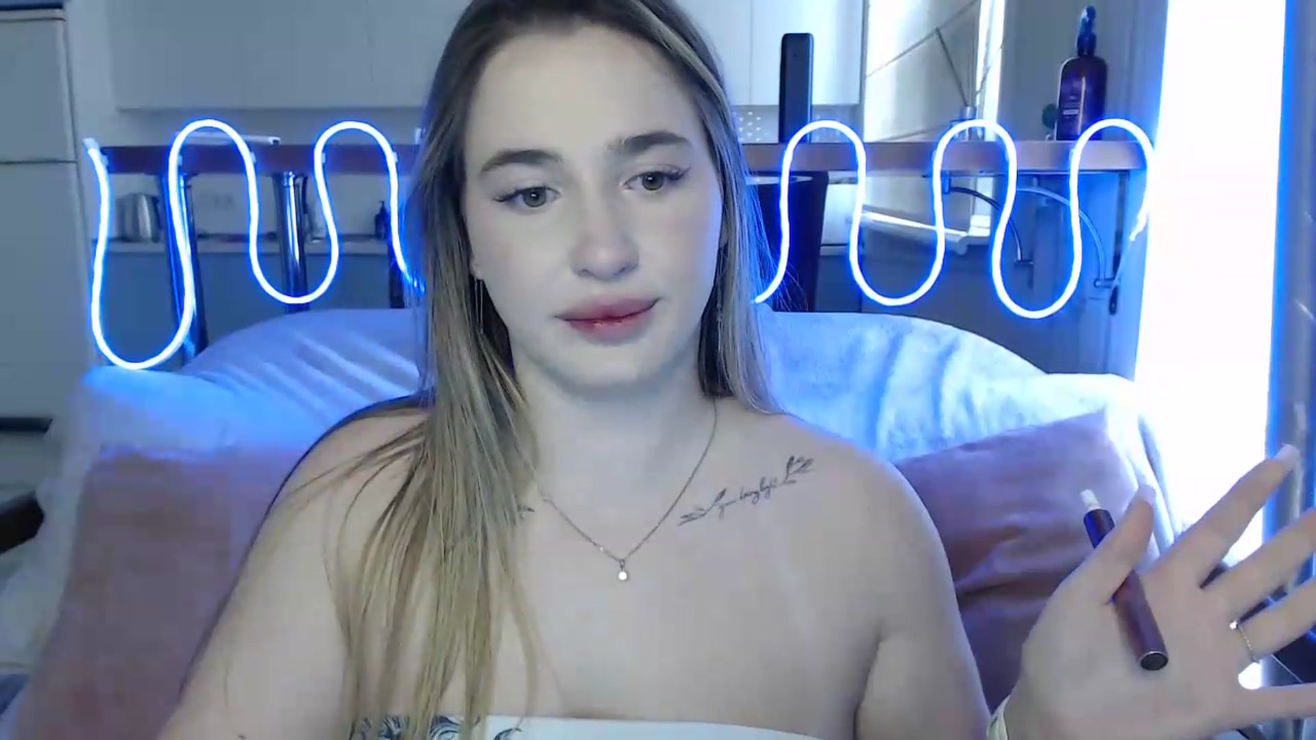 Gallery image thumbnail from Alaya_Wink's myfreecams stream on, 09/19/2026, 13:18 image 17 of 20