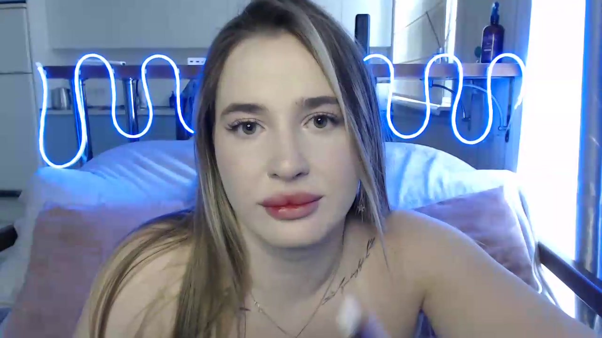 Gallery image thumbnail from Alaya_Wink's myfreecams stream on, 09/19/2026, 13:18 image 18 of 20