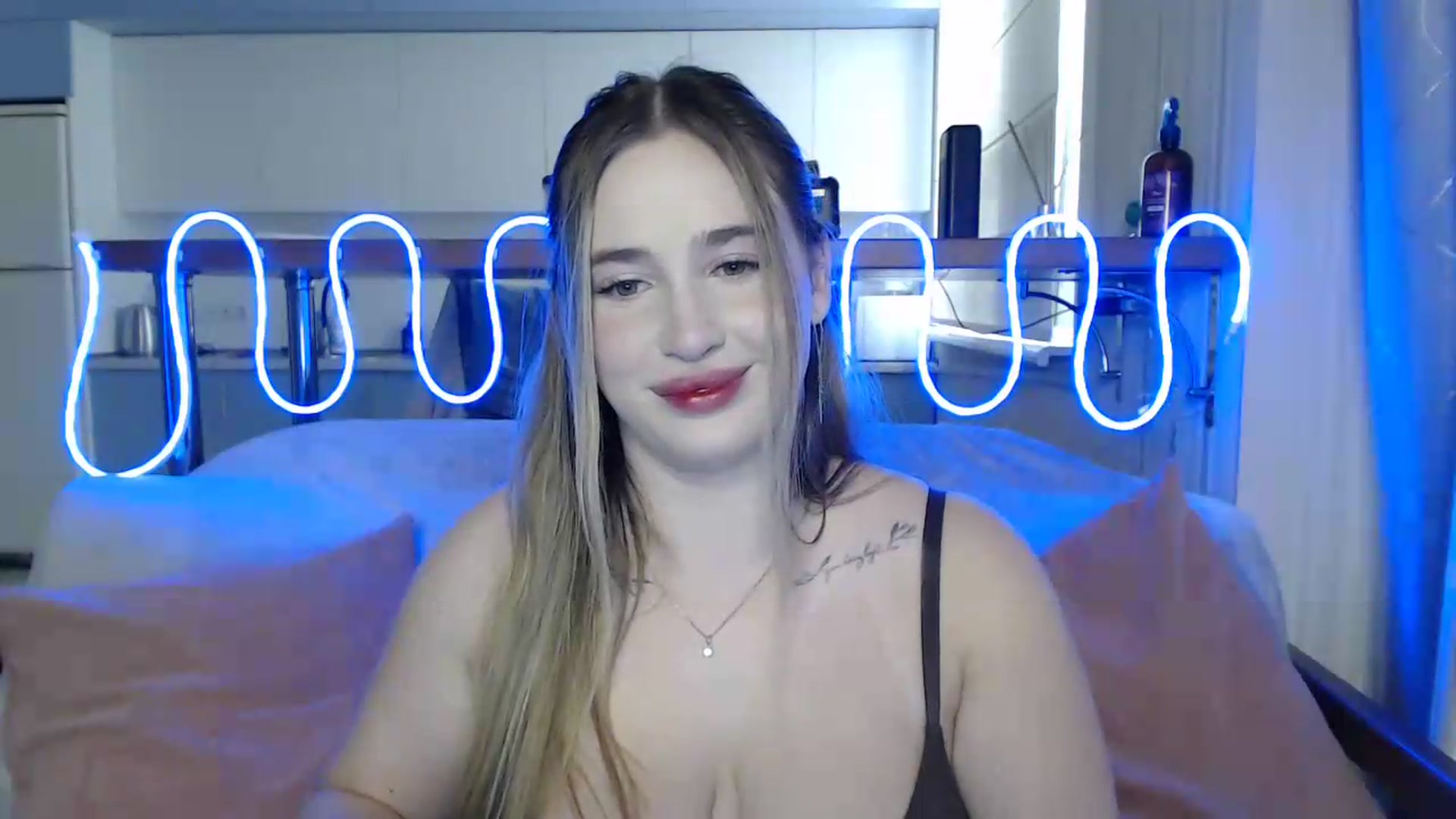 Gallery image thumbnail from Alaya_Wink's myfreecams stream on, 09/22/2026, 12:04 image 18 of 20