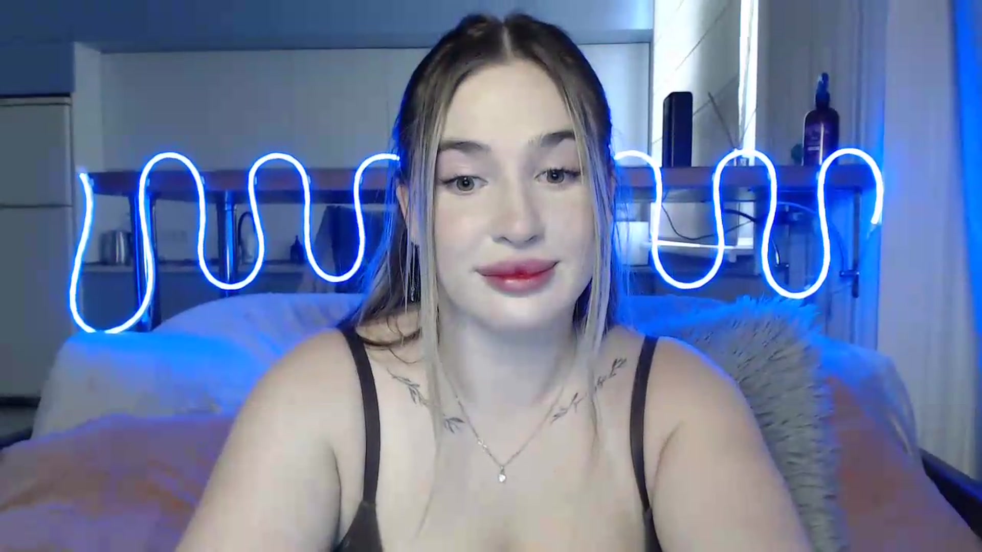Gallery image thumbnail from Alaya_Wink's myfreecams stream on, 09/22/2026, 13:42 image 16 of 20