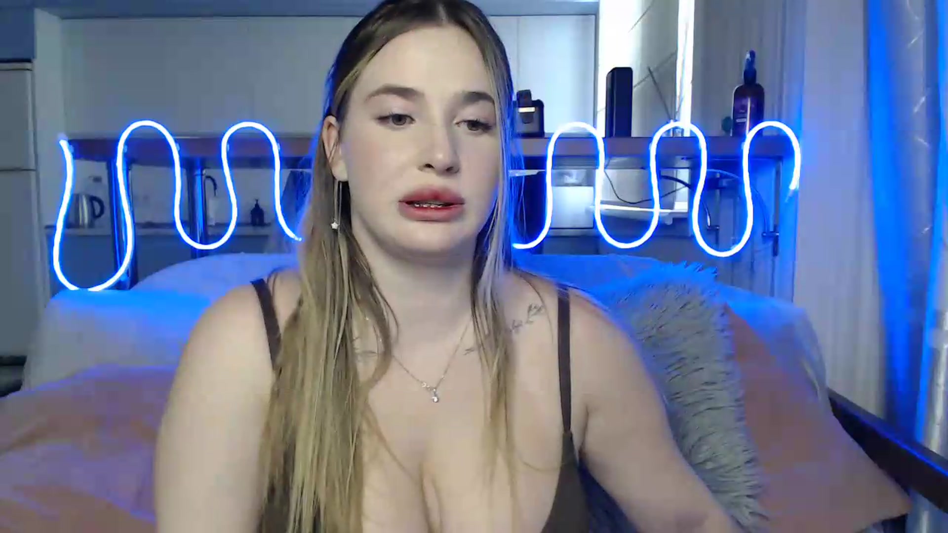 Gallery image thumbnail from Alaya_Wink's myfreecams stream on, 09/22/2026, 15:46 image 3 of 20