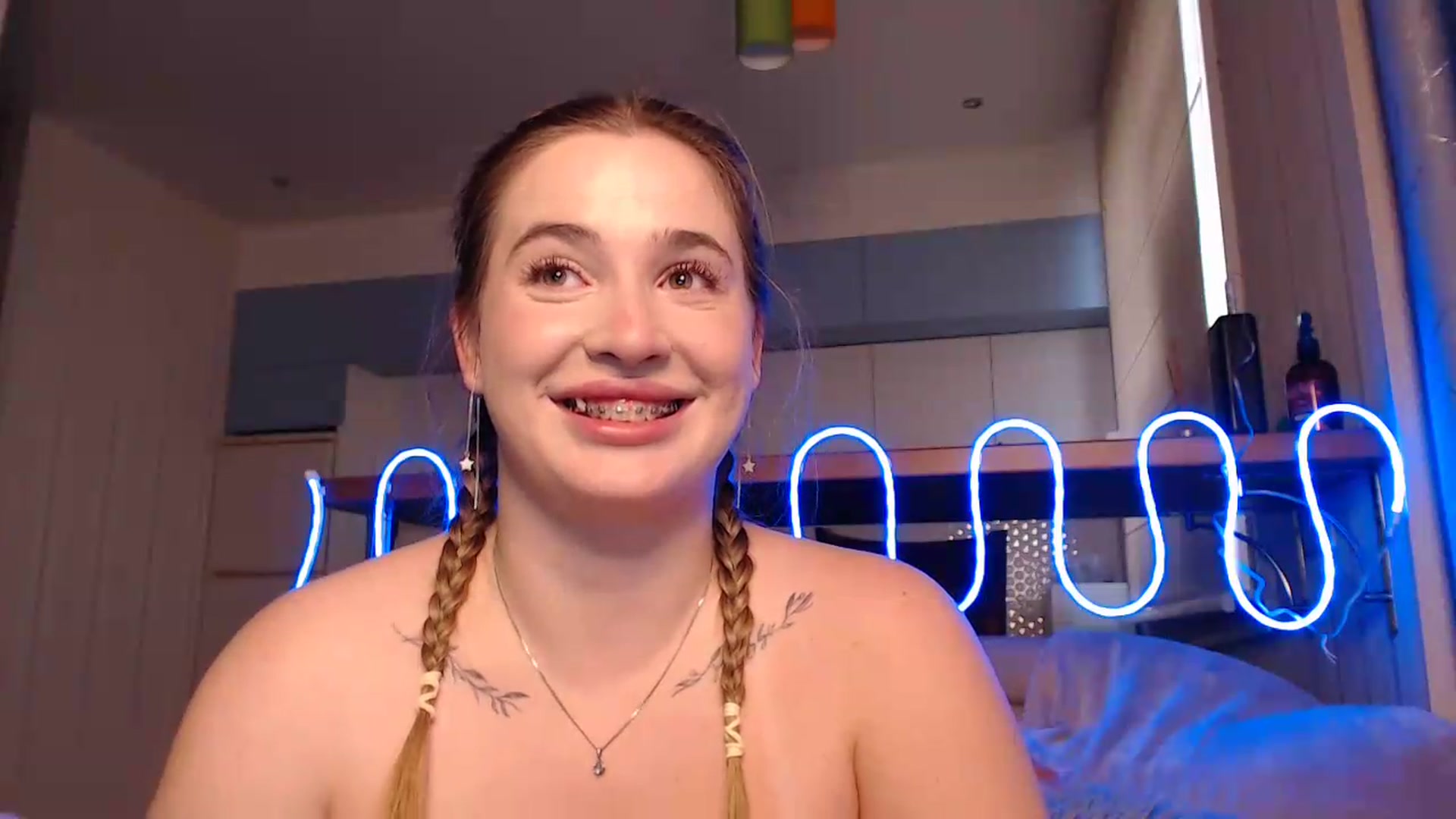 Gallery image thumbnail from Alaya_Wink's myfreecams stream on, 09/25/2026, 15:29 image 4 of 20