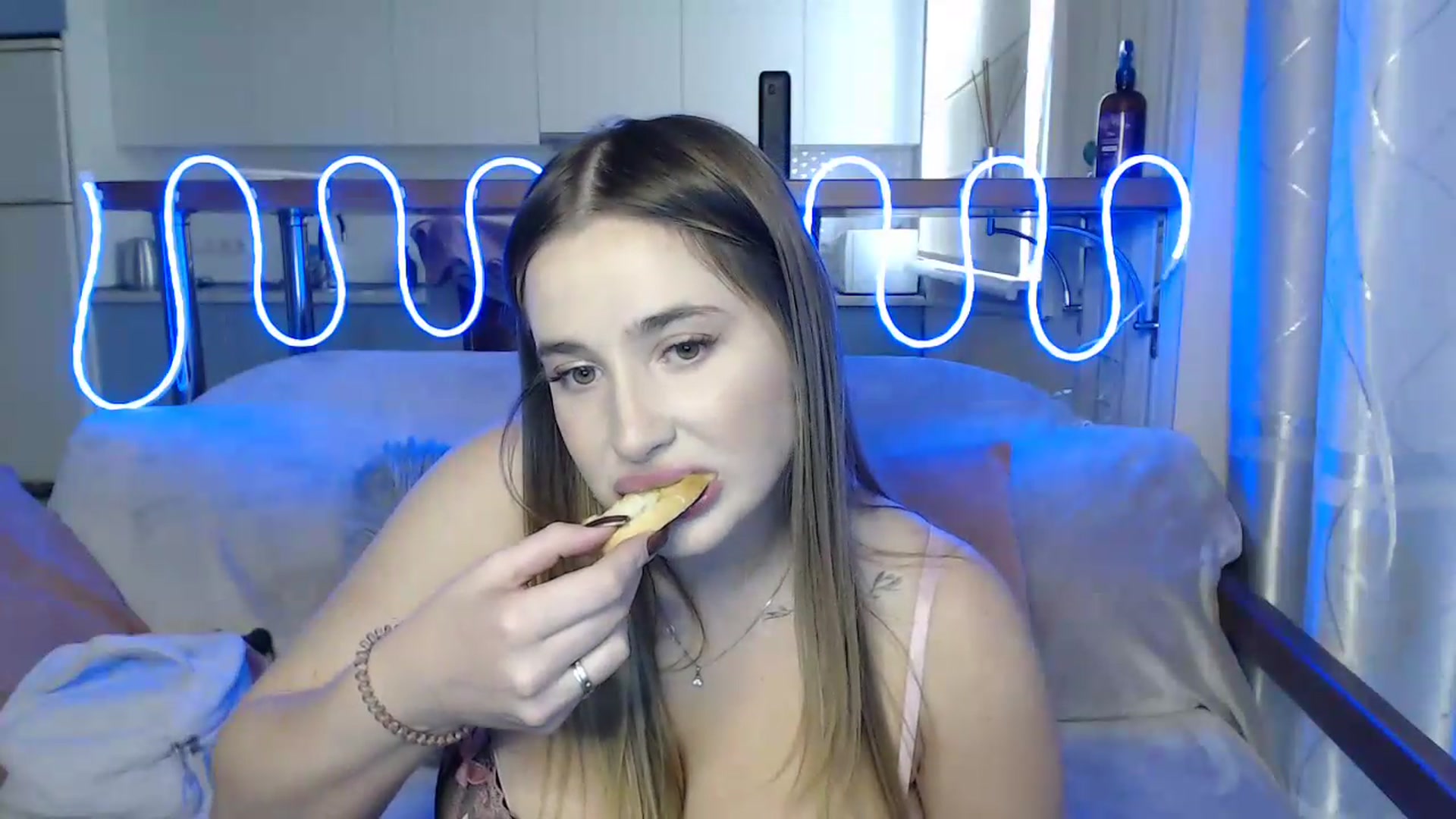 Gallery image thumbnail from Alaya_Wink's myfreecams stream on, 09/26/2026, 13:48 image 3 of 20
