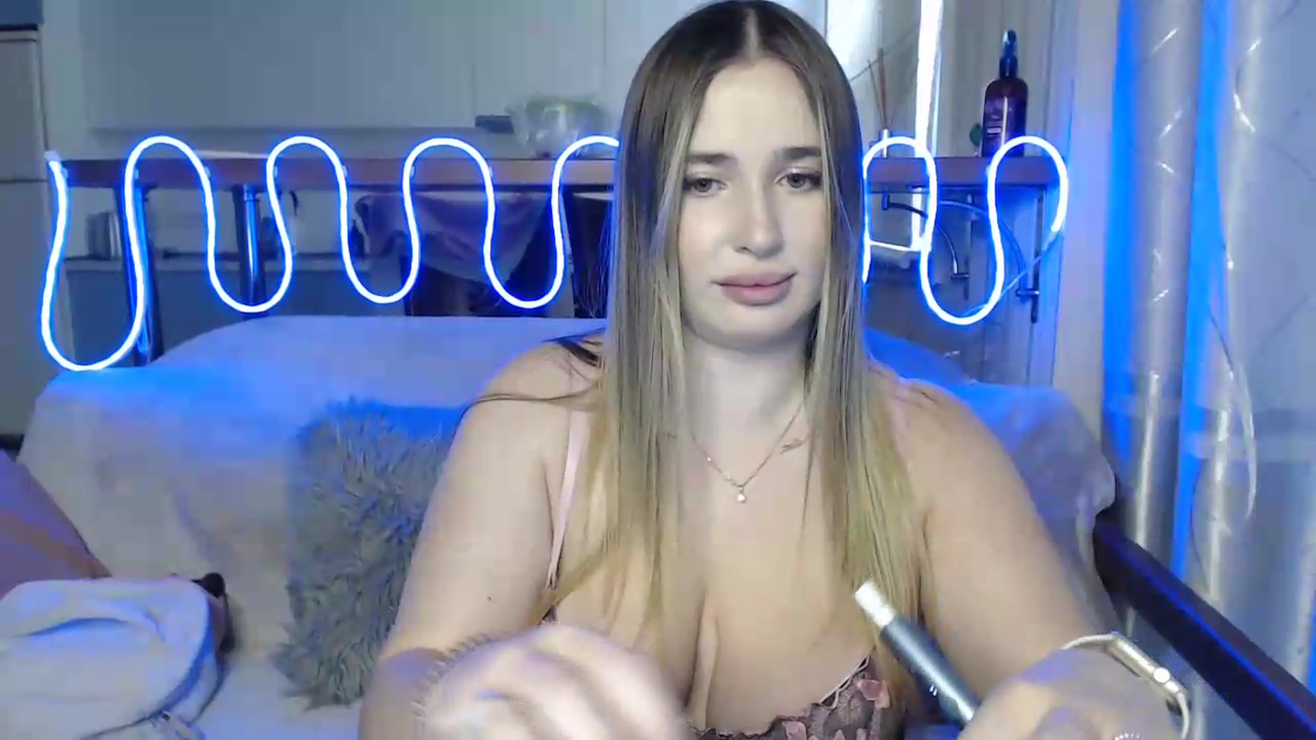 Gallery image thumbnail from Alaya_Wink's myfreecams stream on, 09/26/2026, 14:01 image 14 of 20