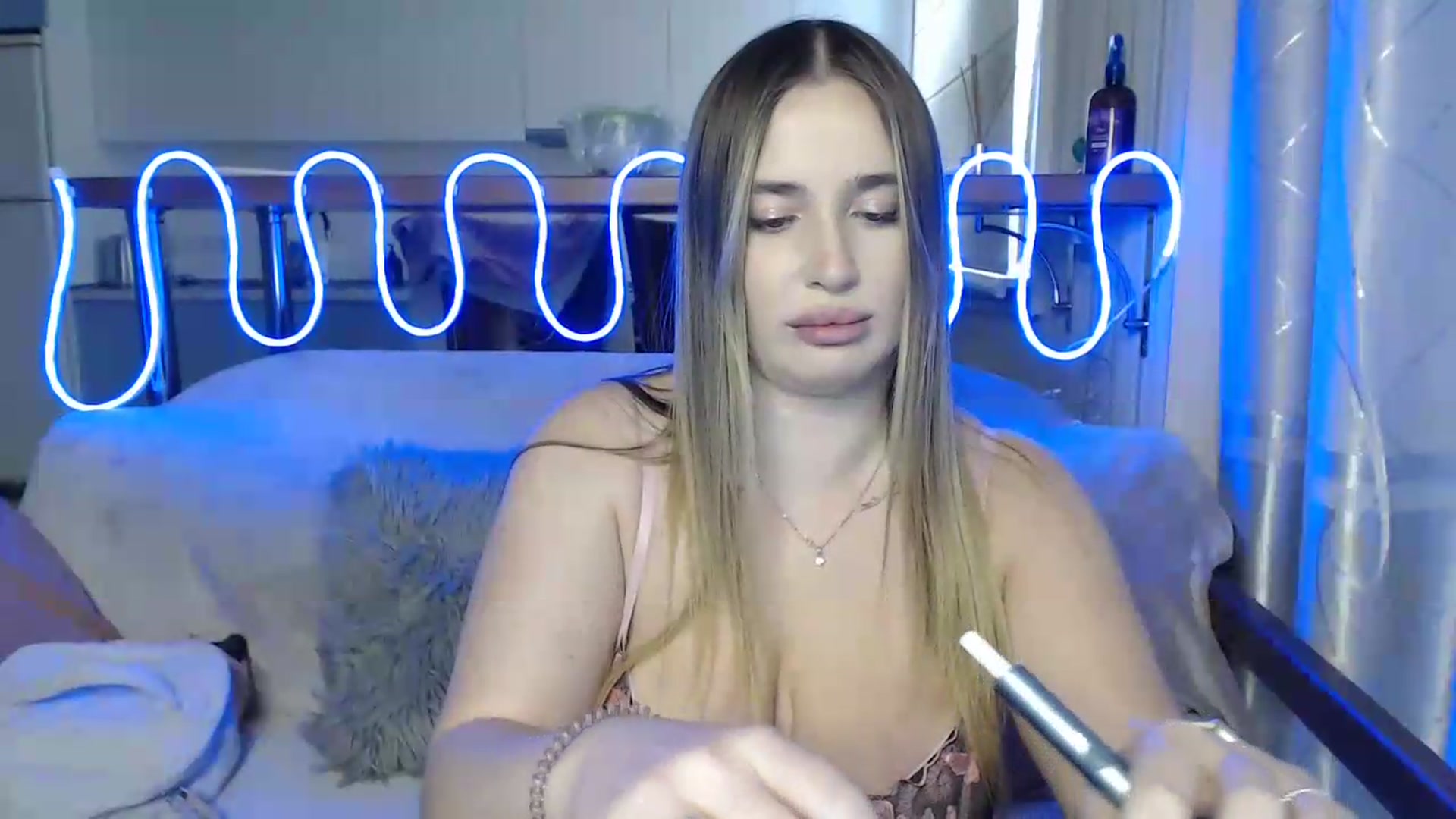 Gallery image thumbnail from Alaya_Wink's myfreecams stream on, 09/26/2026, 14:01 image 16 of 20