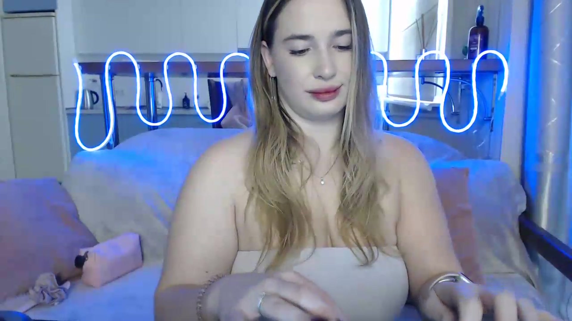 Gallery image thumbnail from Alaya_Wink's myfreecams stream on, 09/27/2026, 11:09 image 16 of 20