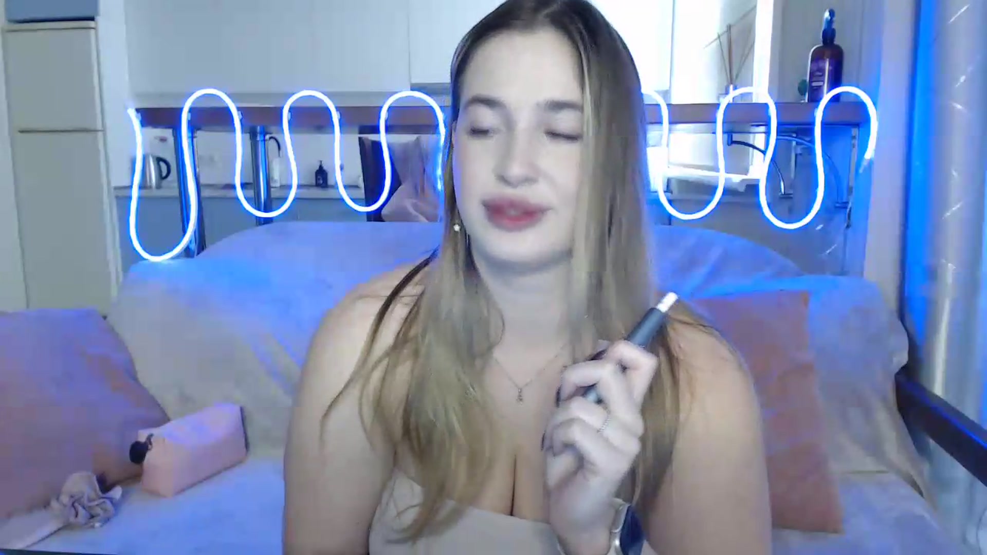 Gallery image thumbnail from Alaya_Wink's myfreecams stream on, 09/27/2026, 11:09 image 5 of 20
