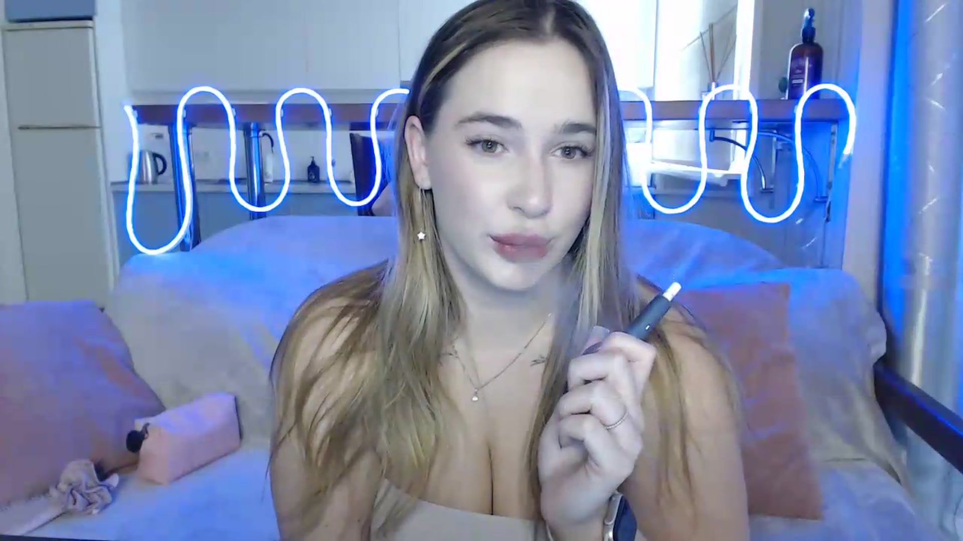 Gallery image thumbnail from Alaya_Wink's myfreecams stream on, 09/27/2026, 11:09 image 3 of 20
