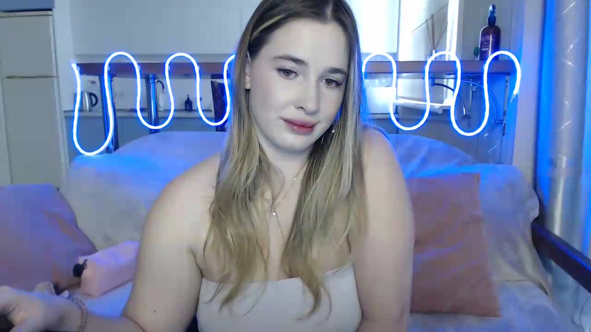 Gallery image thumbnail from Alaya_Wink's myfreecams stream on, 09/27/2026, 11:09 image 19 of 20