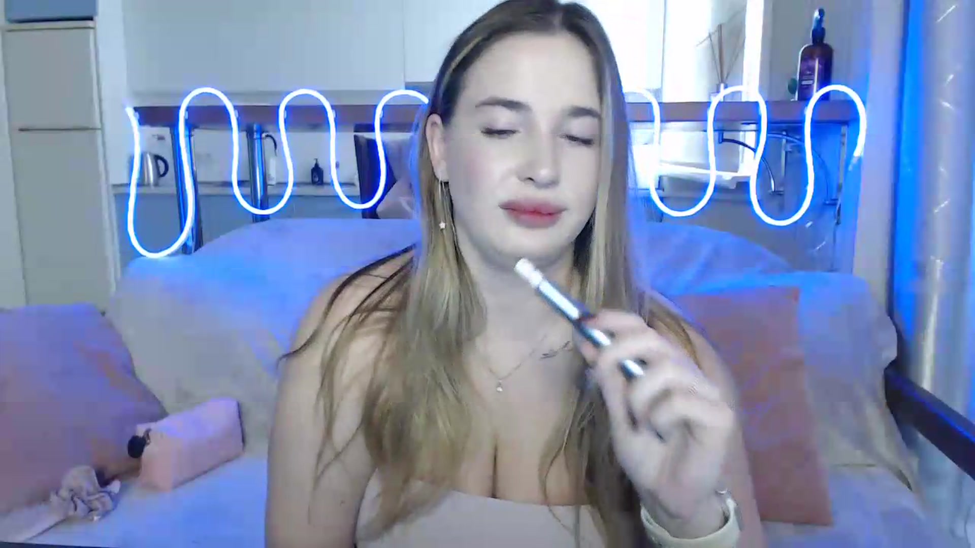 Gallery image thumbnail from Alaya_Wink's myfreecams stream on, 09/27/2026, 11:09 image 4 of 20