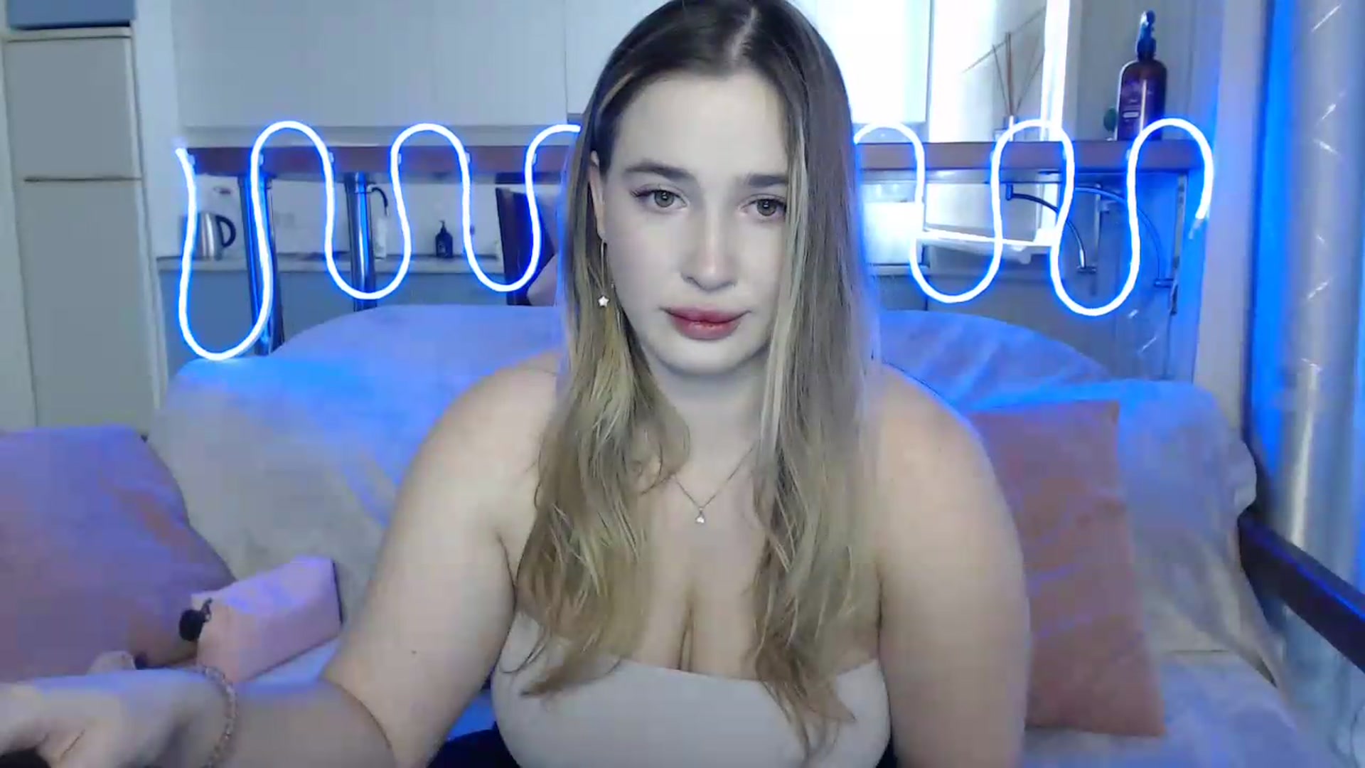 Gallery image thumbnail from Alaya_Wink's myfreecams stream on, 09/27/2026, 11:09 image 14 of 20